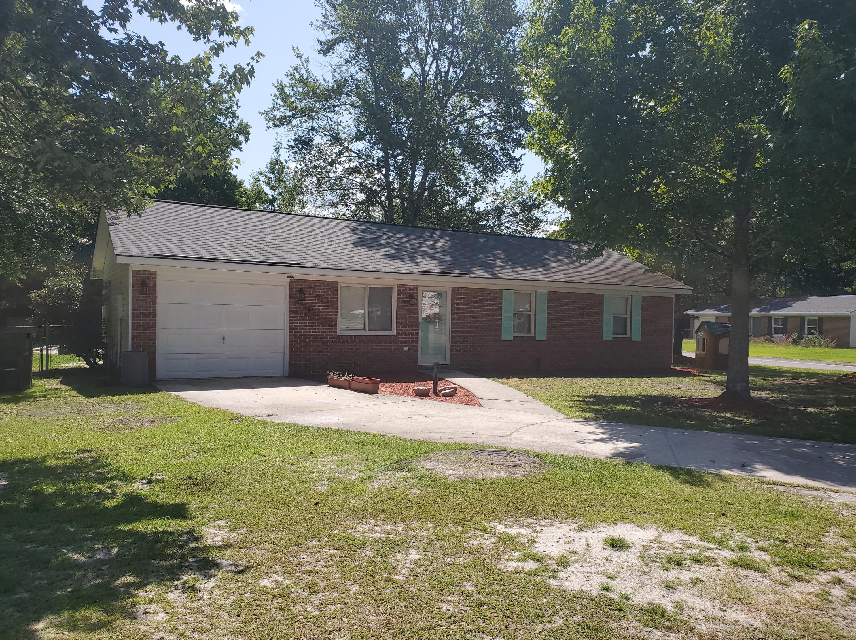 100 Pine Ct, Summerville, SC 29483-8283