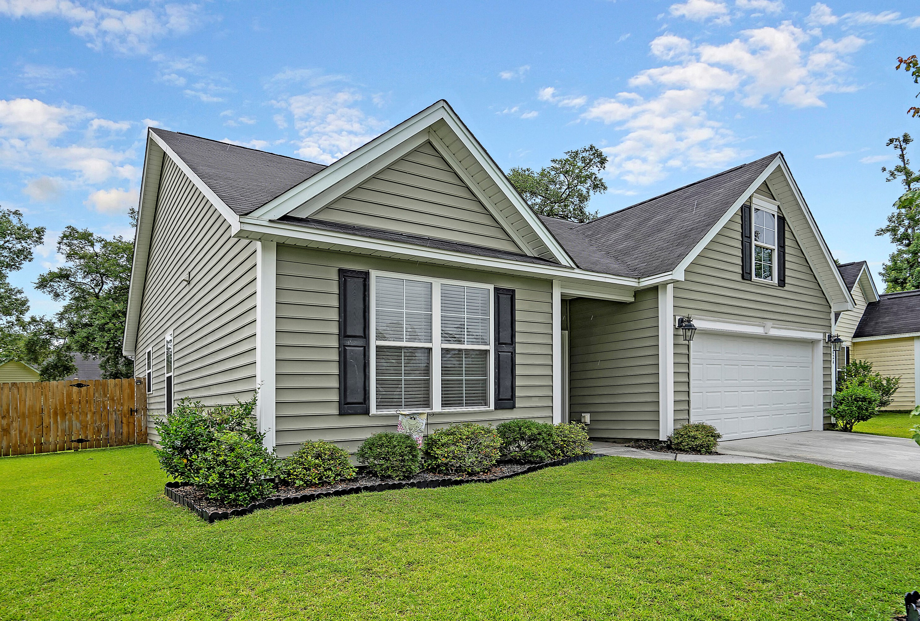 8024 Hyannis Ct, Charleston, SC 29420-8967