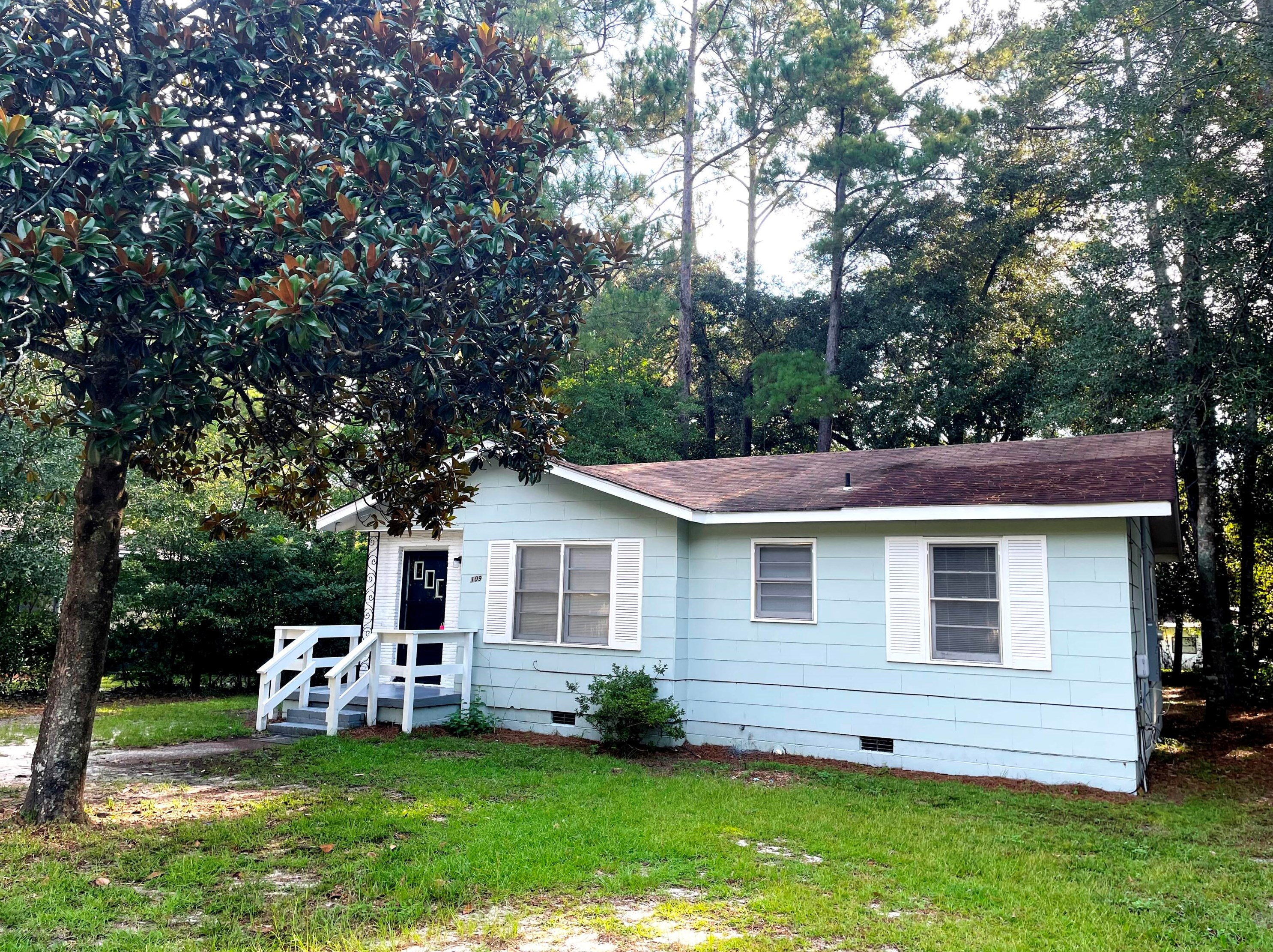 109 Bishop St, Walterboro, SC 29488-4501