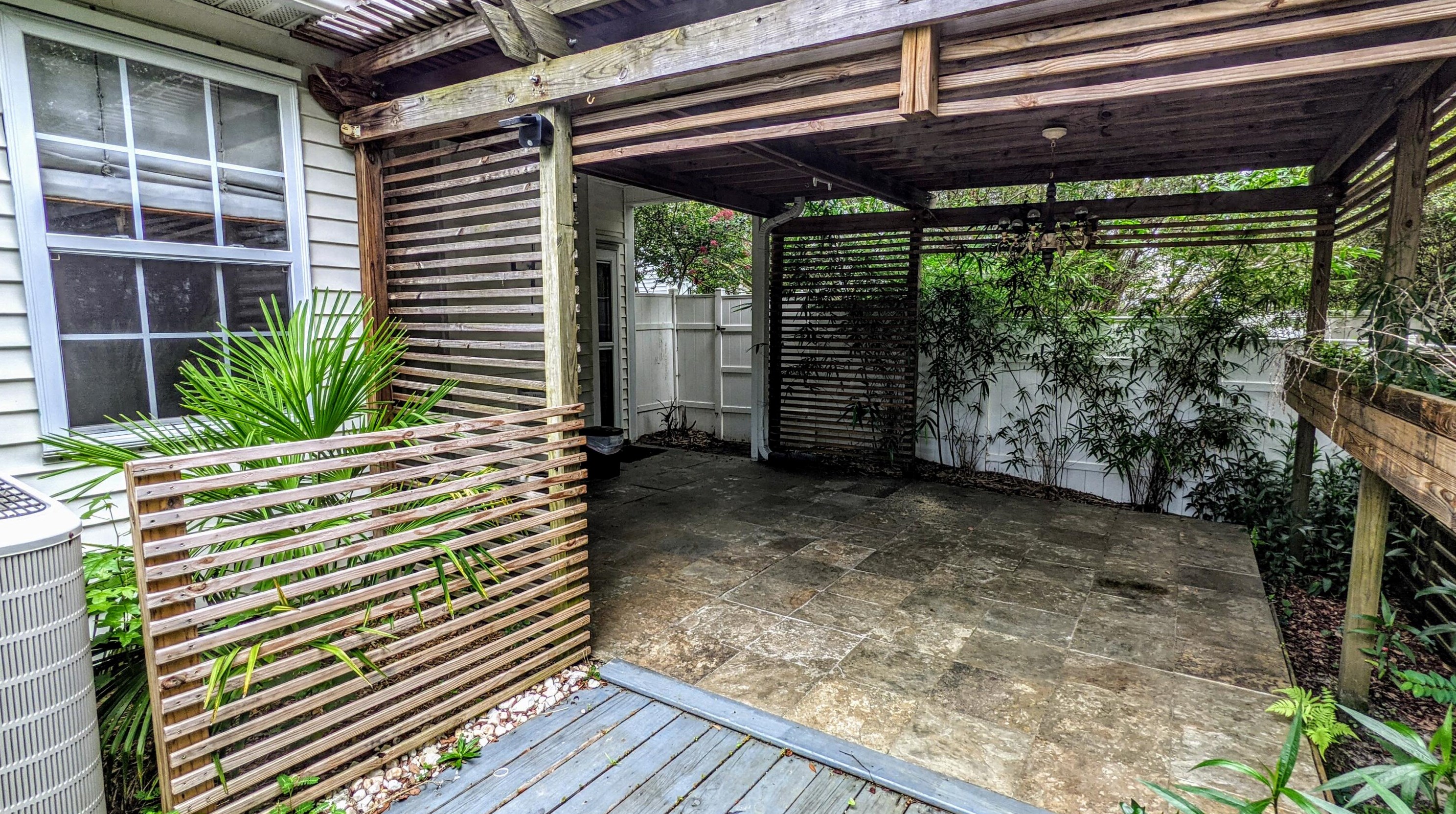 135 Dorothy Dr, Charleston SC  29414-9198 exterior