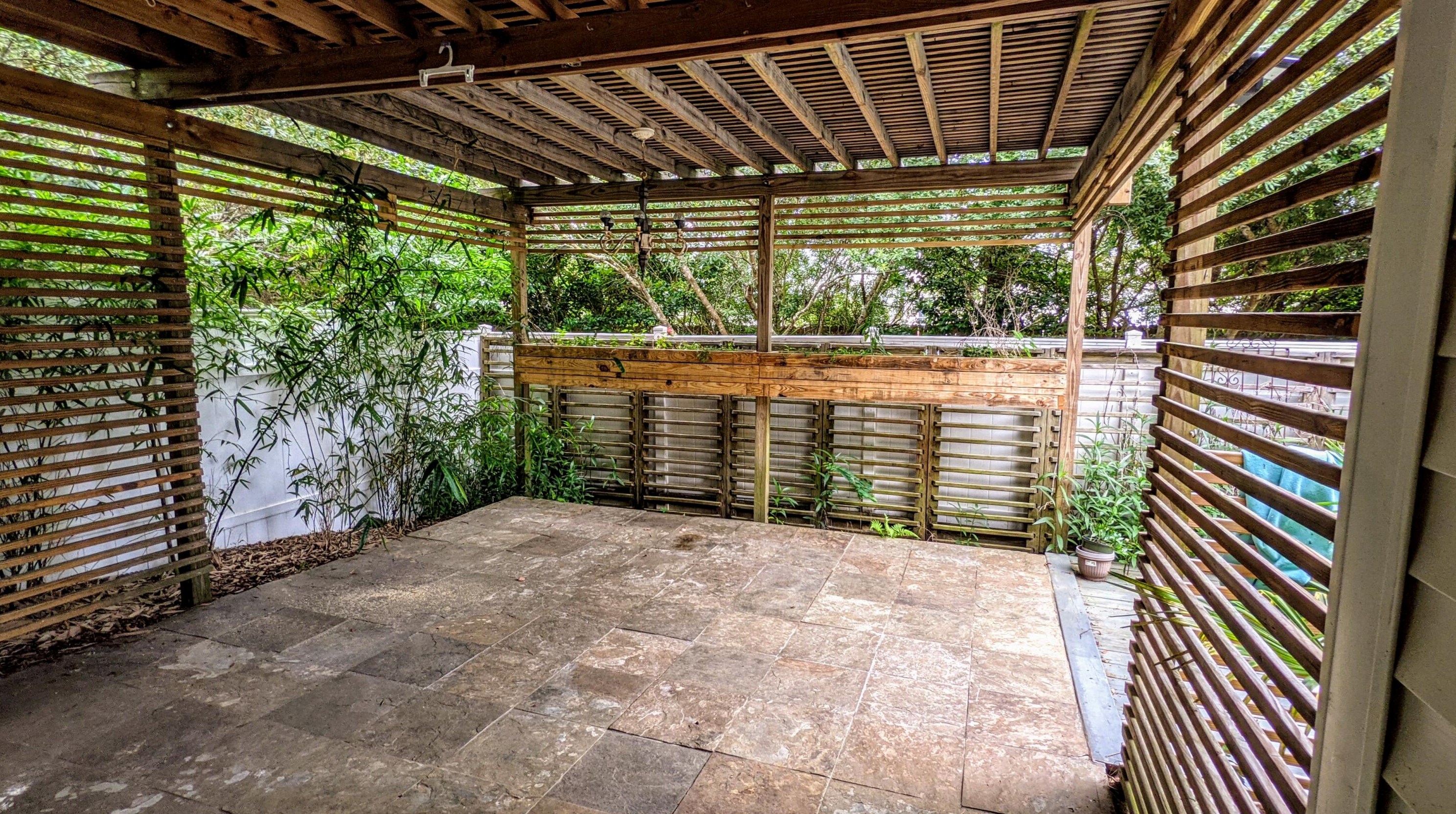 135 Dorothy Dr, Charleston SC  29414-9198 exterior
