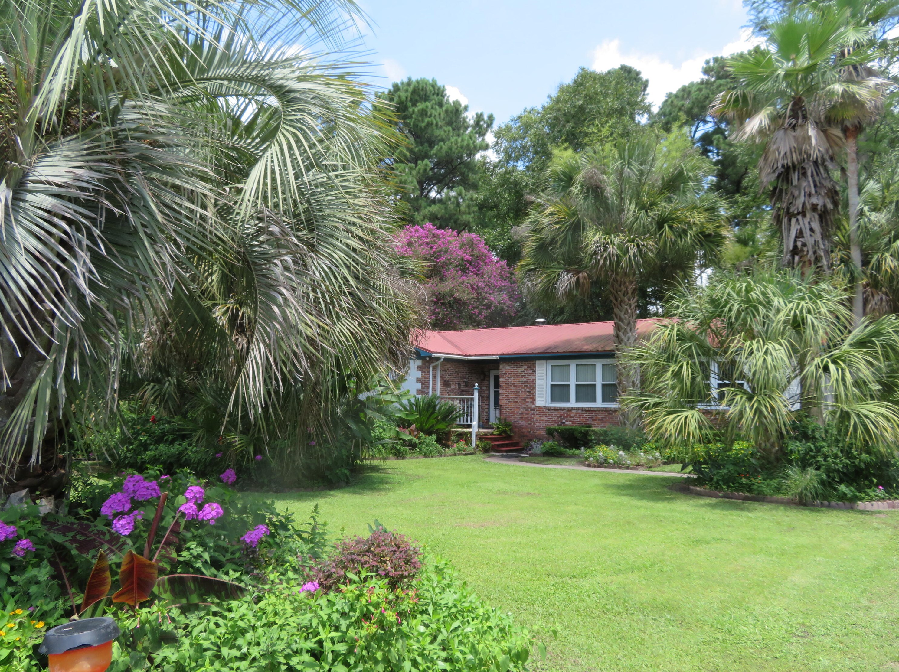 1369 Chisolm Rd, Round O, SC 29474-4414