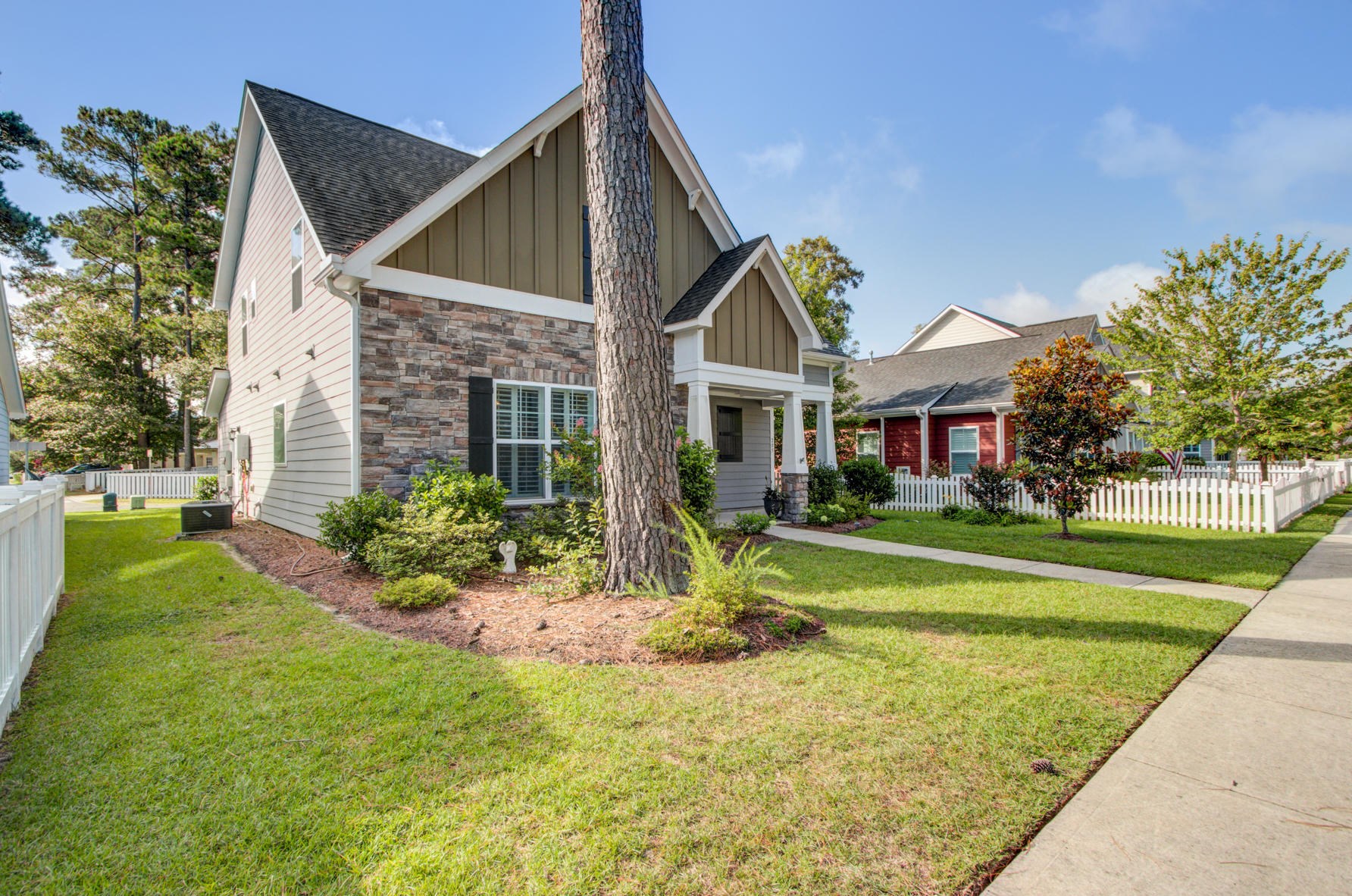 205 Comiskey Park Cir, Summerville, SC 29485-7338