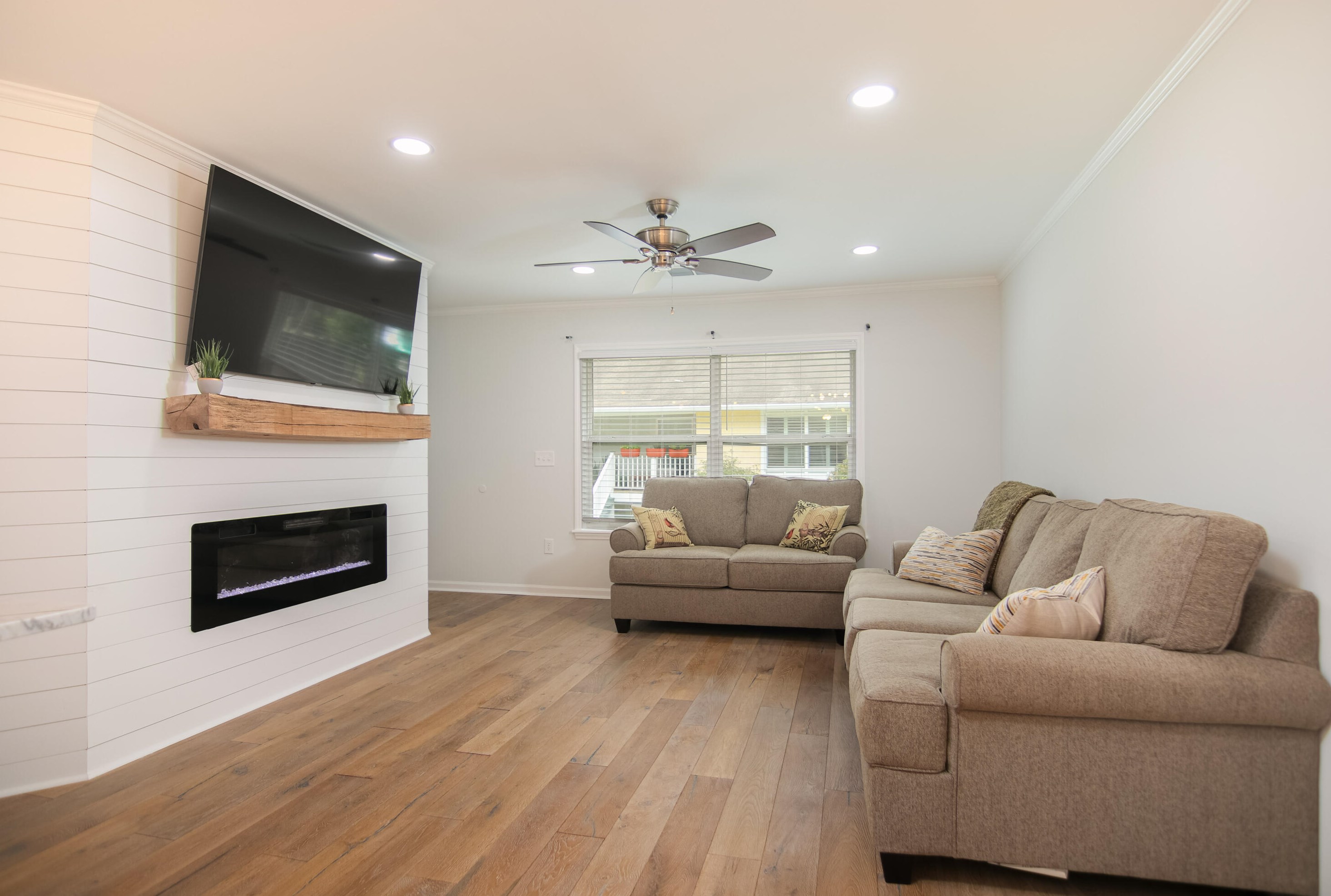 341 W Coleman Blvd #e, Mount Pleasant, SC 29464
