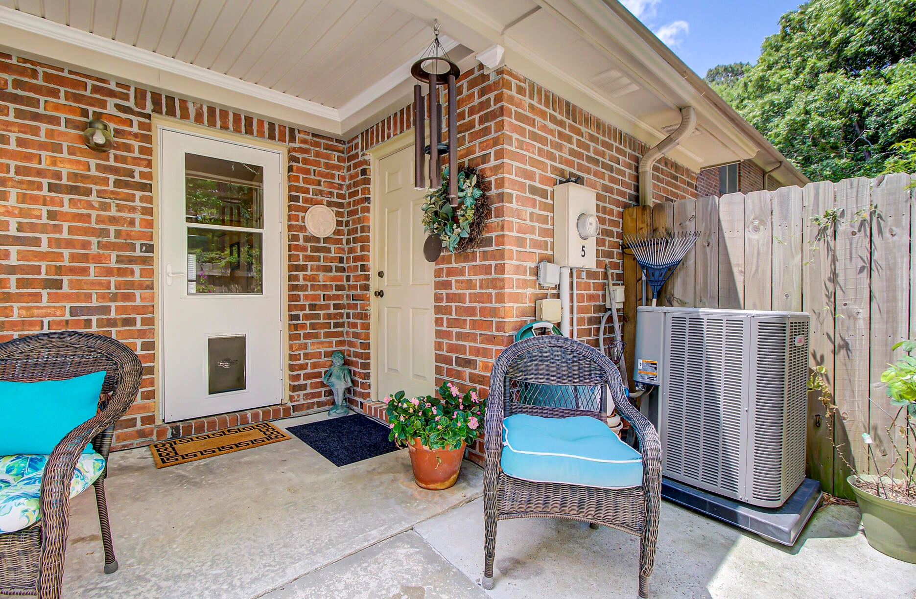 302 Springview Ln, Summerville SC  29485-8270 exterior