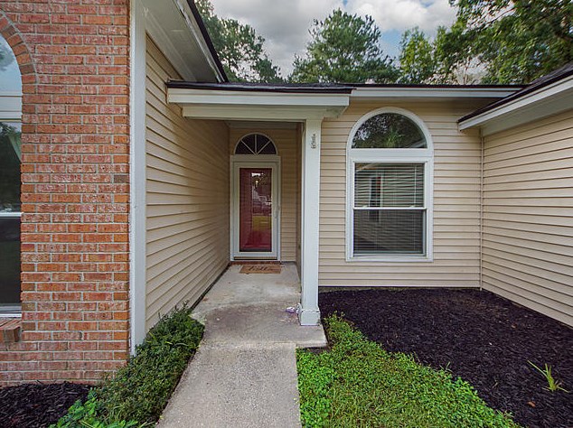 107 Upcerne Rd, Summerville, SC 29485-4075