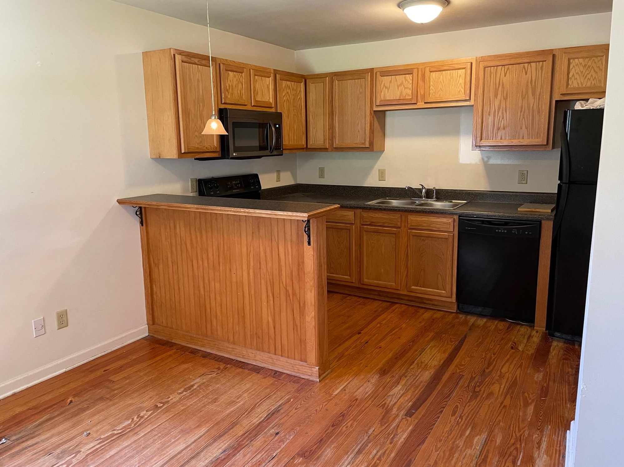 64 Avondale Ave, Charleston, SC 29407