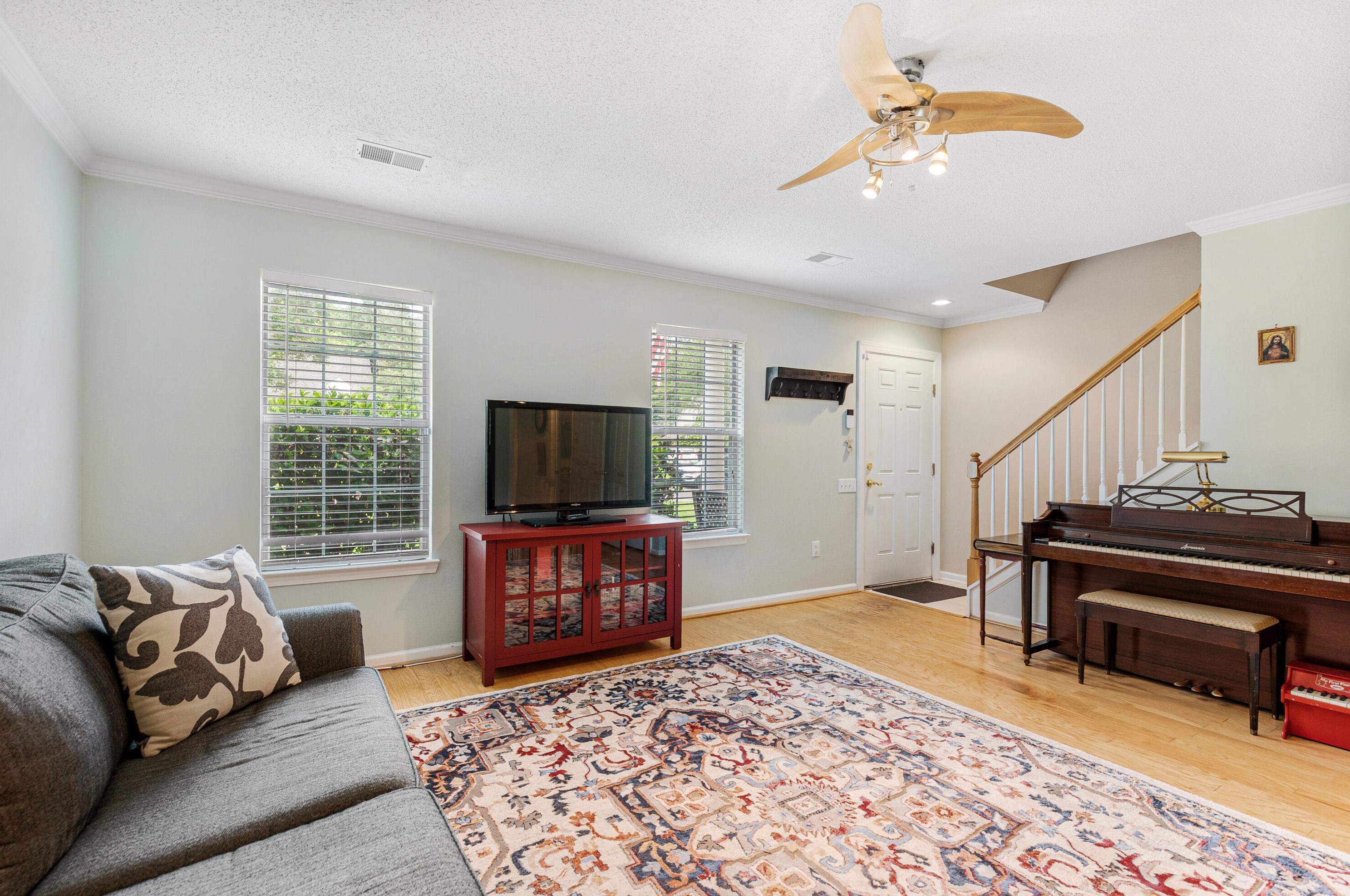 3045 Queensgate Way, Mount Pleasant, SC 29466