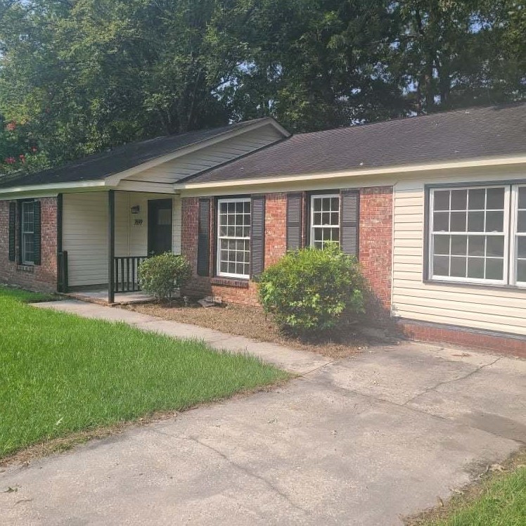 7699 Midwood Dr, Charleston, SC 29420-8855