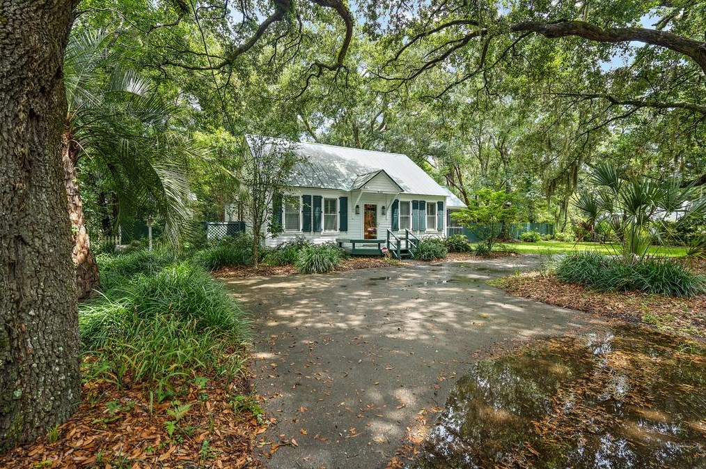 622 Venning St, McClellanville, SC 29458