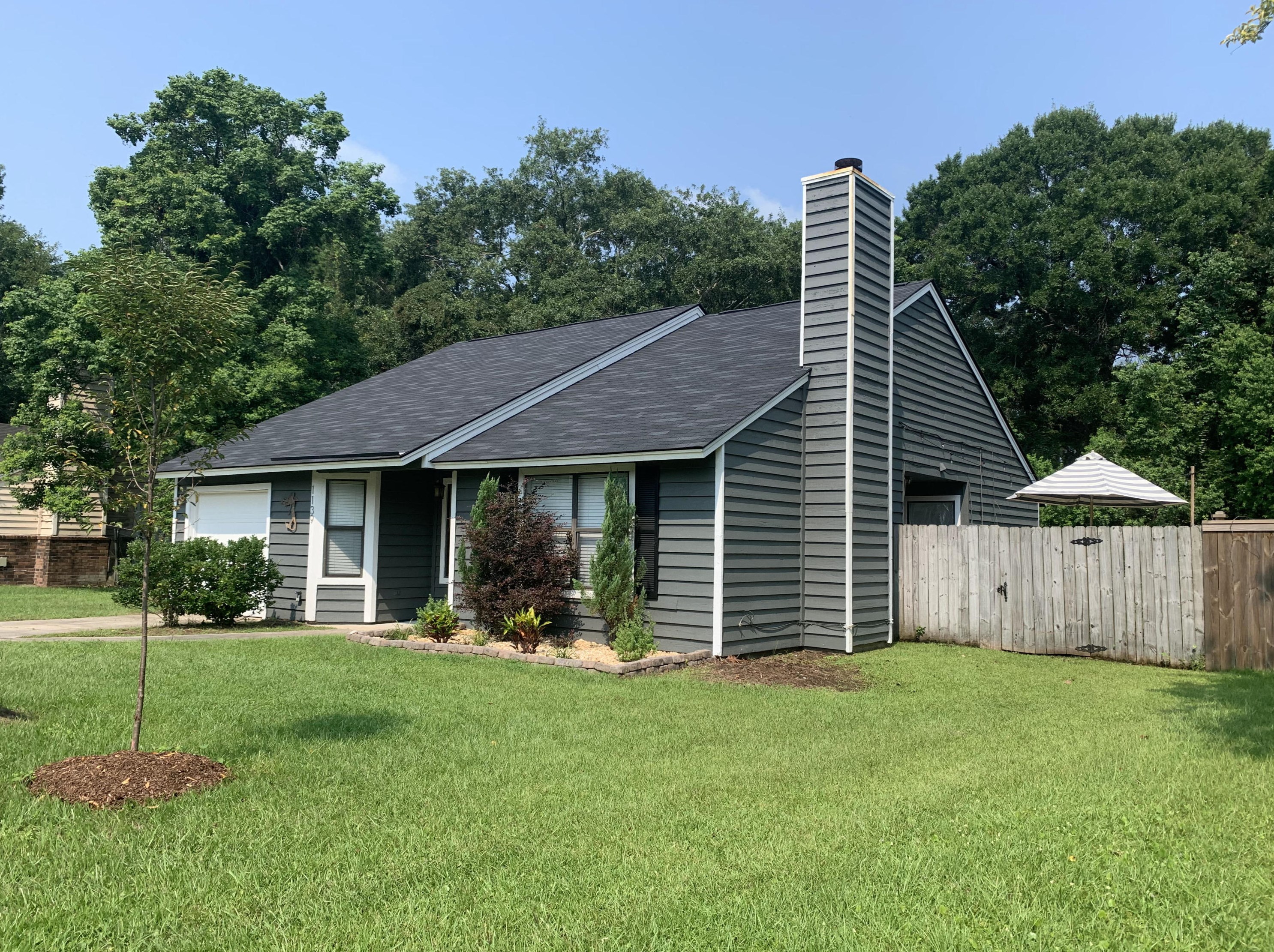 1139 Shoreham Rd, Charleston, SC 29412-9364