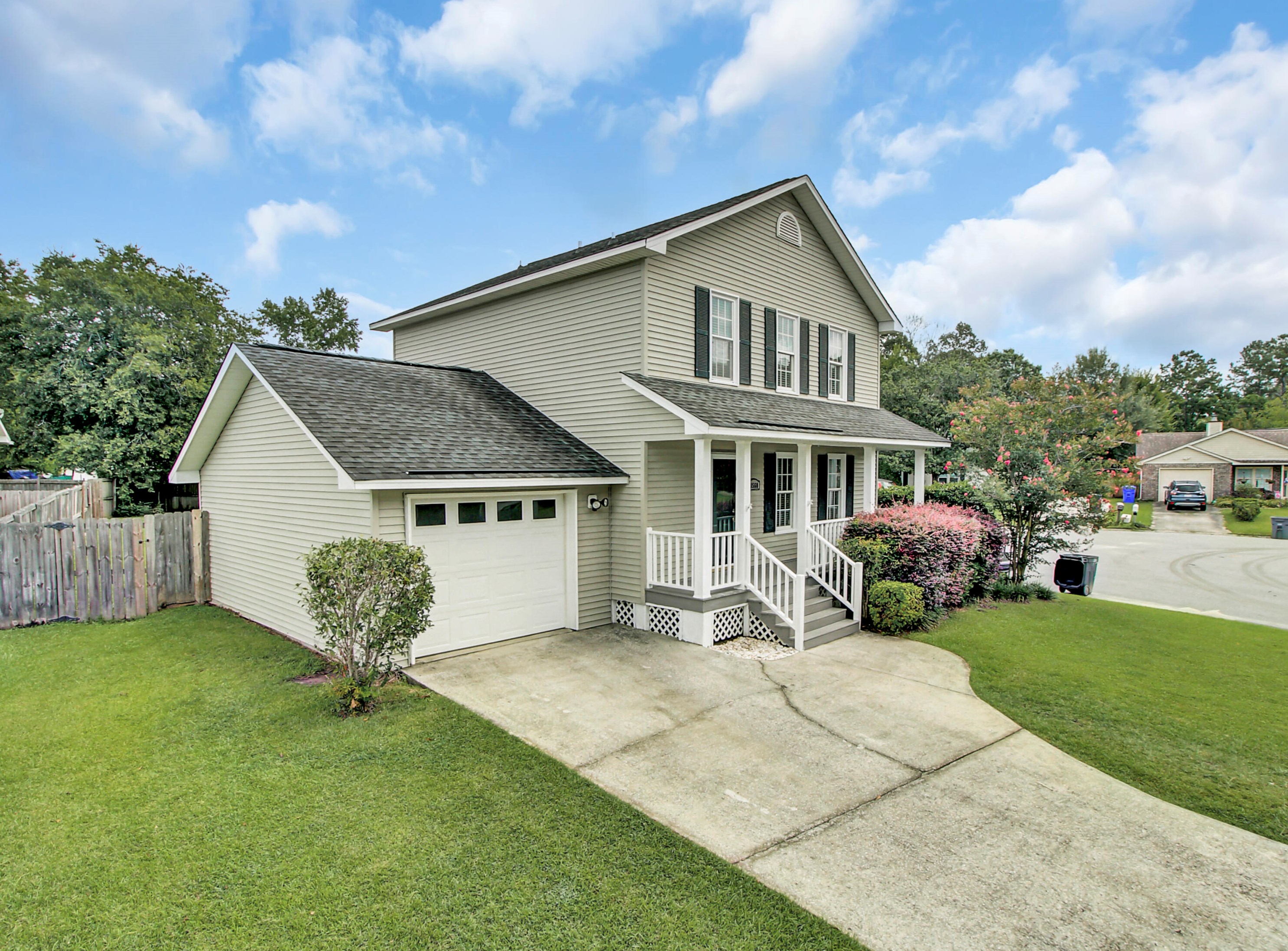 8560 Bentwood Dr, Charleston SC  29406-9779 exterior