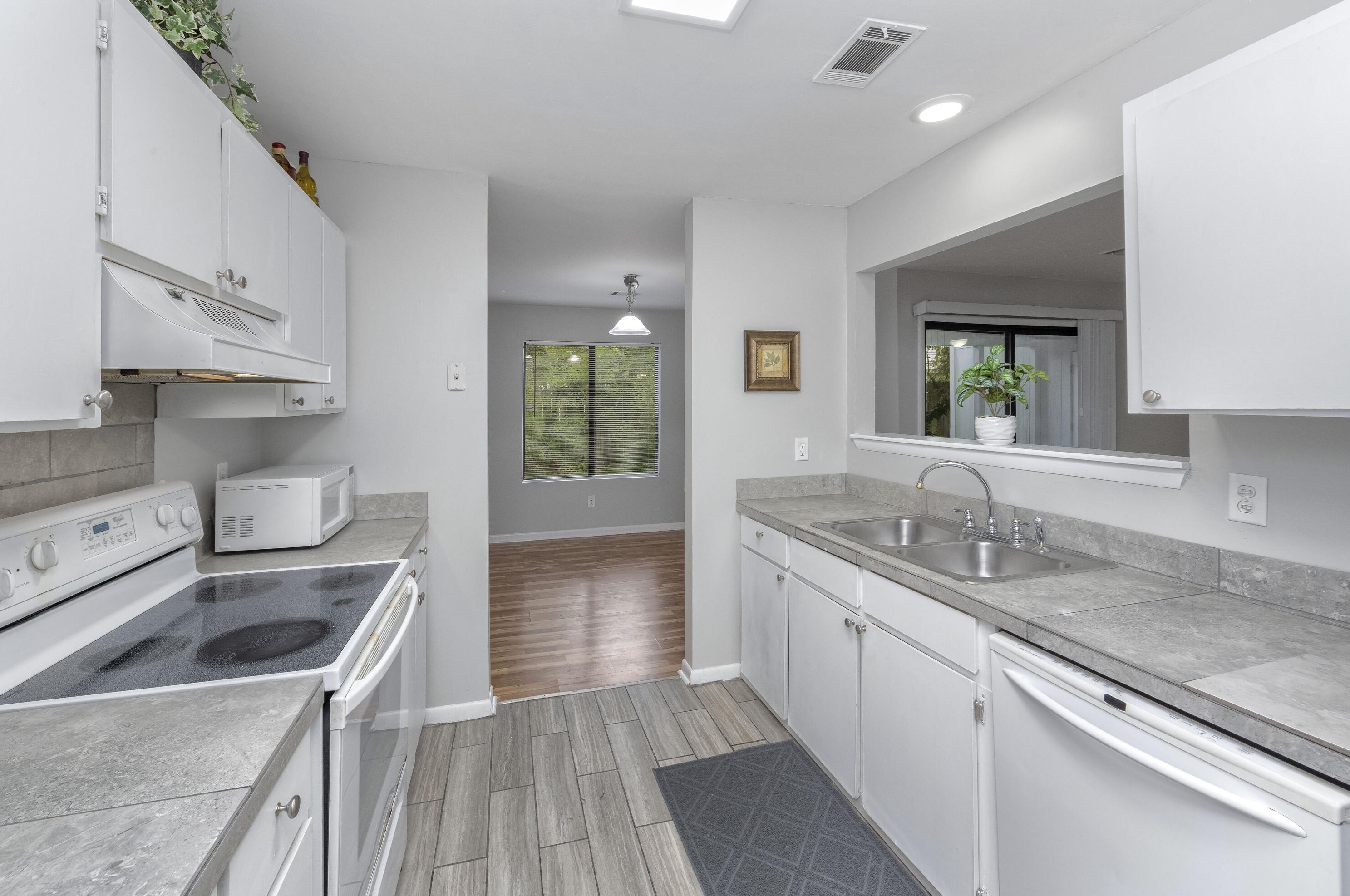 203 Greenmeadow Dr, Charleston, SC 29445