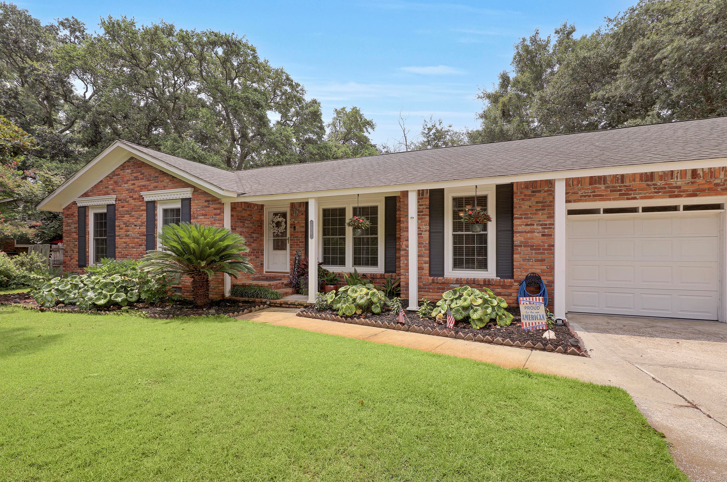 649 Harbor View Rd, Charleston SC  29412-5002 exterior