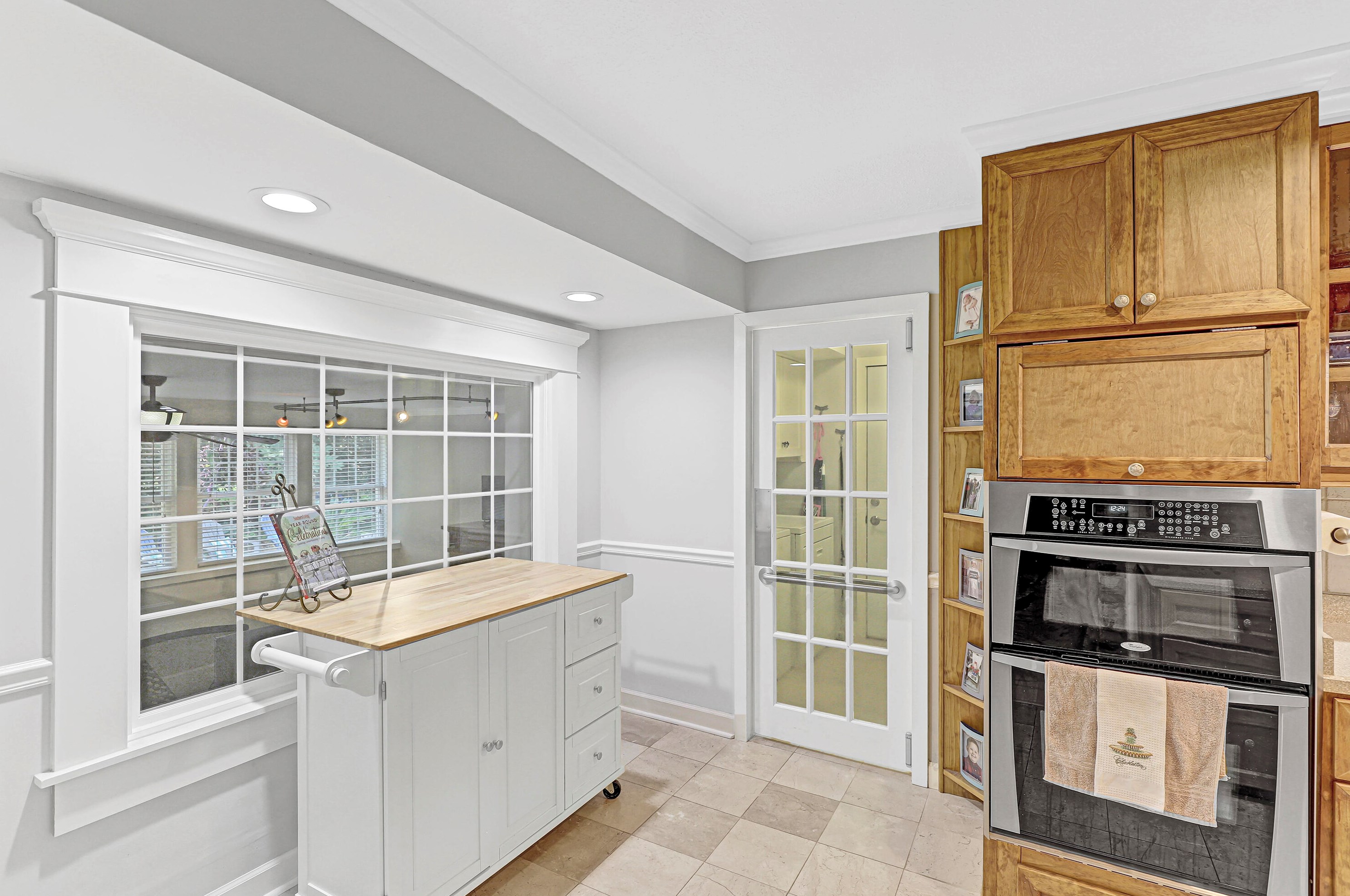 649 Harbor View Rd, Charleston SC  29412-5002 exterior