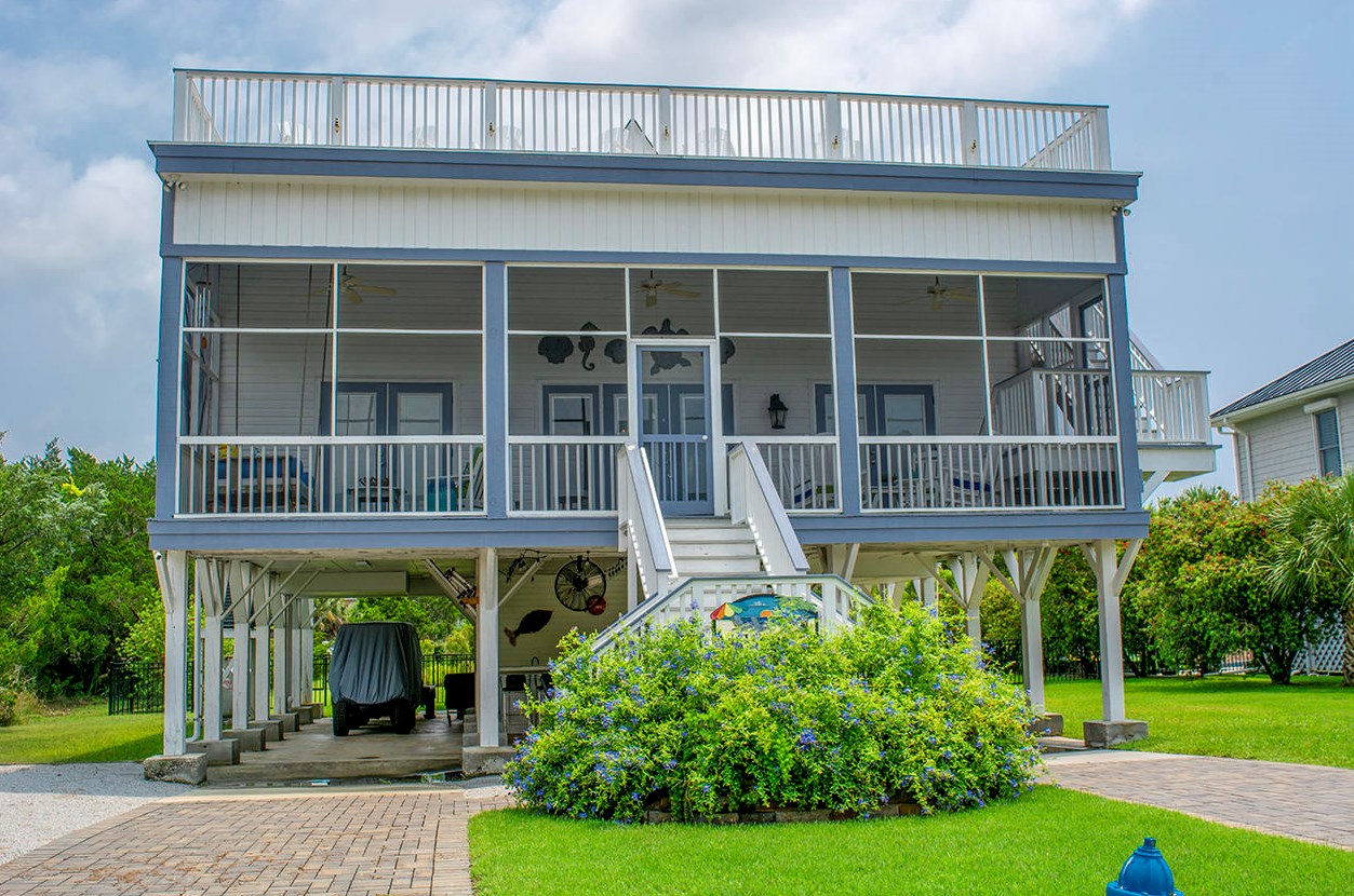 3621 Yacht Club Rd, Edisto, SC 29438-3704