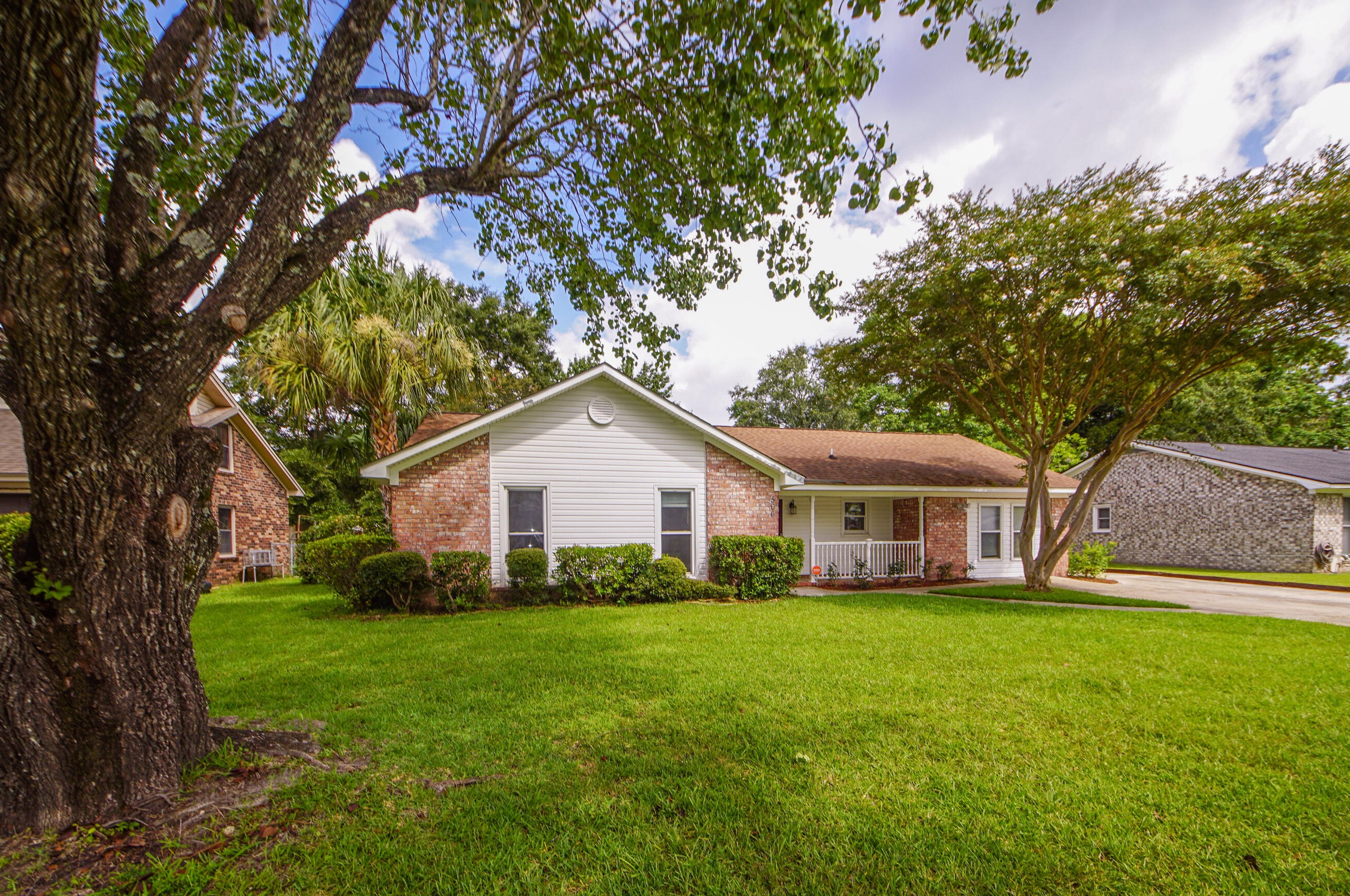 506 Longleaf Rd, Summerville SC  29483-2067 exterior