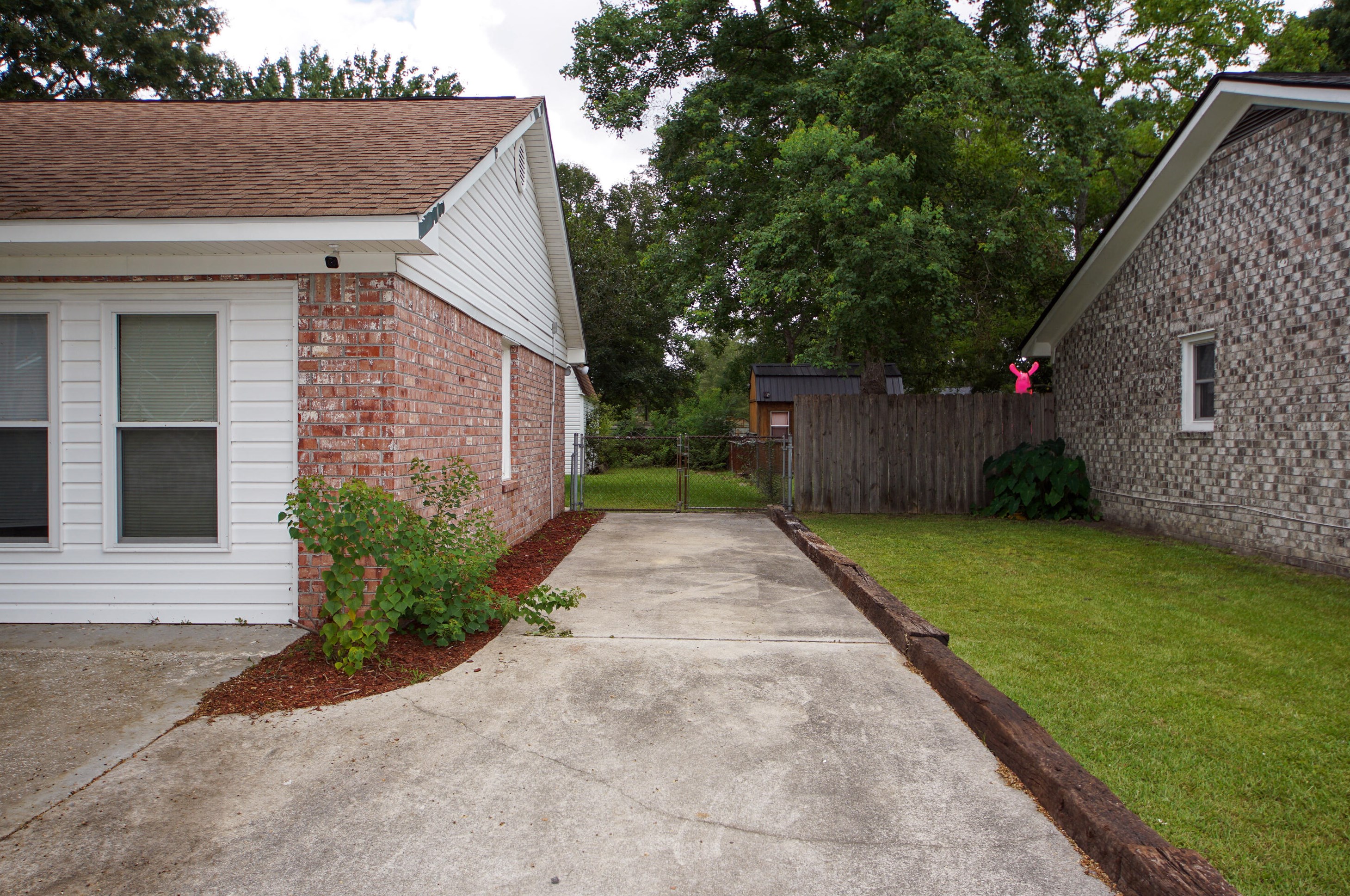 506 Longleaf Rd, Summerville SC  29483-2067 exterior