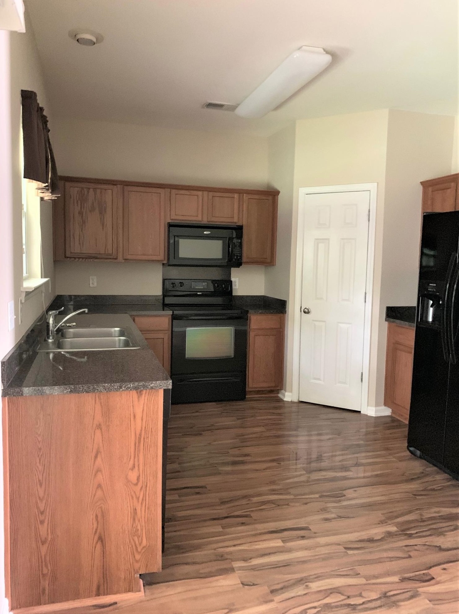 232 S Lamplighter Ln, Summerville, SC 29483