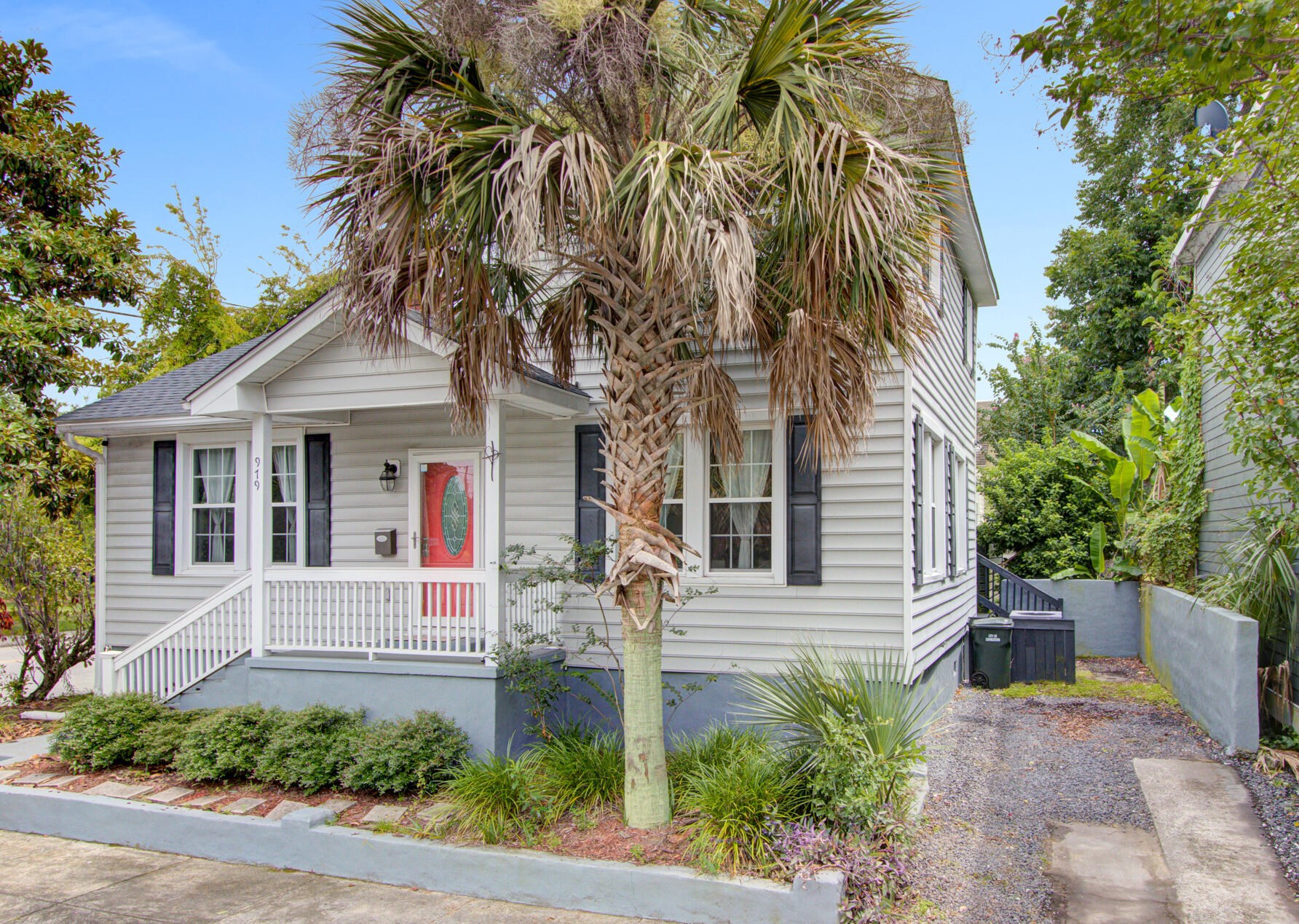 979 King St, Charleston, SC 29403-4141