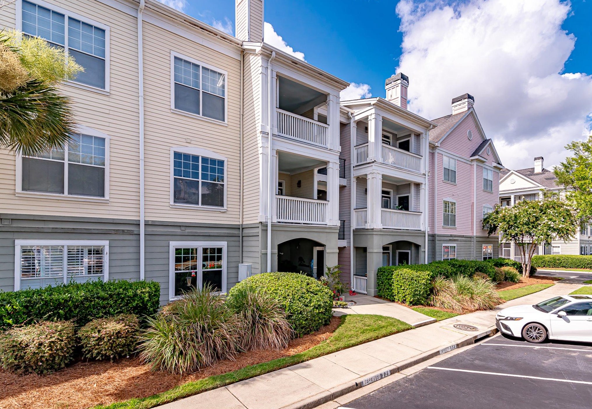 130 River Landing Dr, Charleston SC 29492-7400 exterior