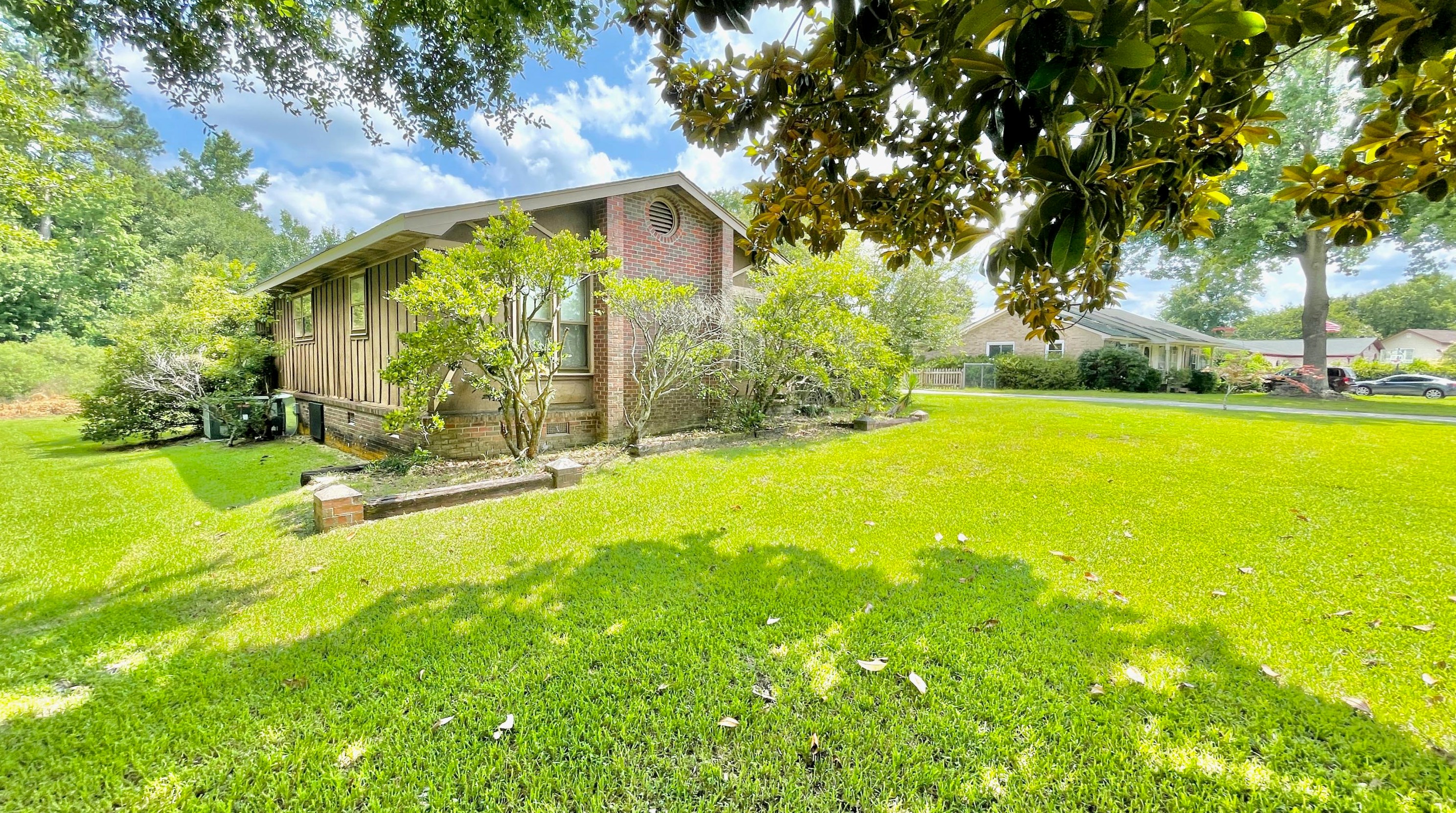 149 Lakeshore Dr, Charleston, SC 29445-4817