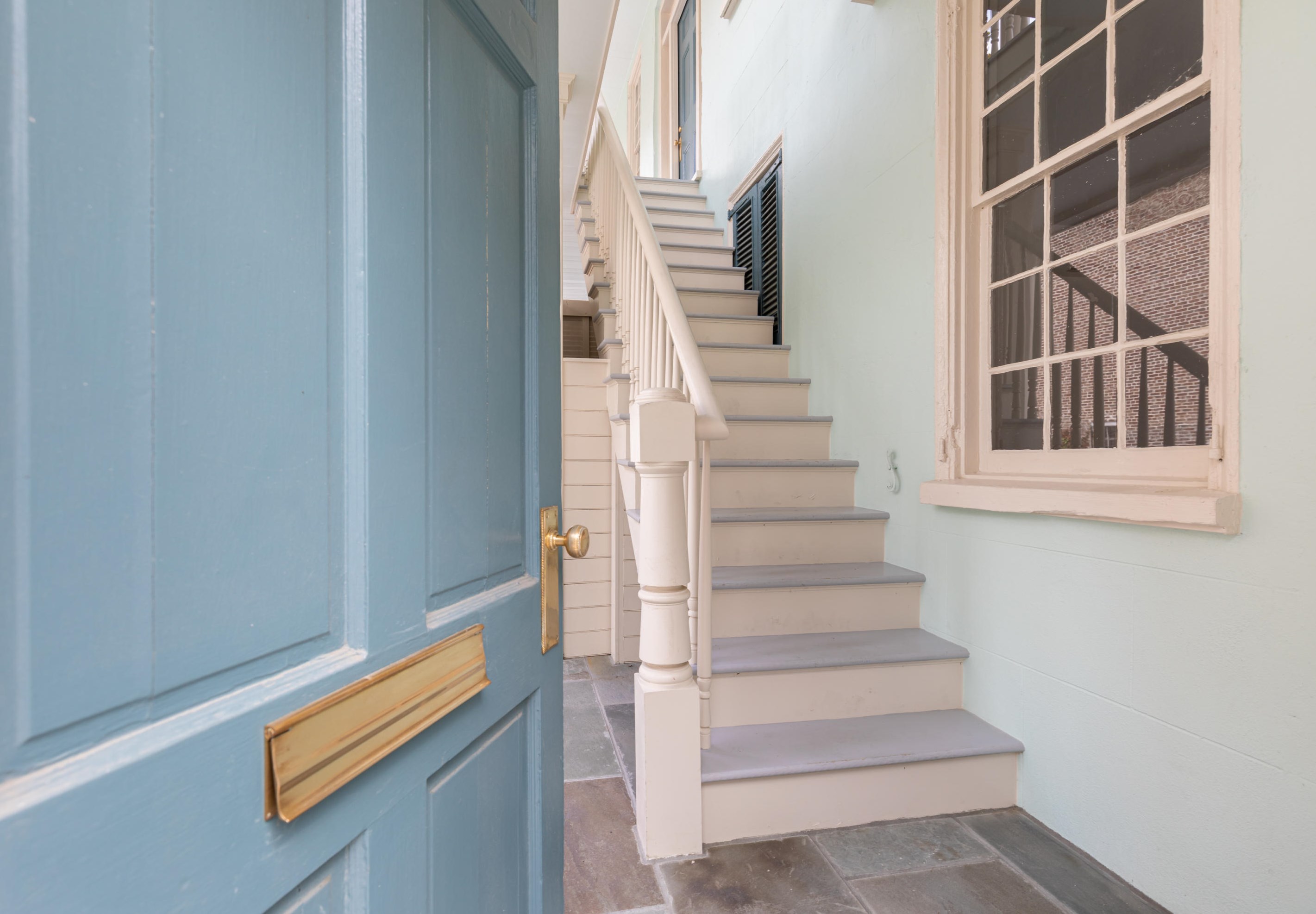 48 Society St, Charleston SC  29401-1619 exterior