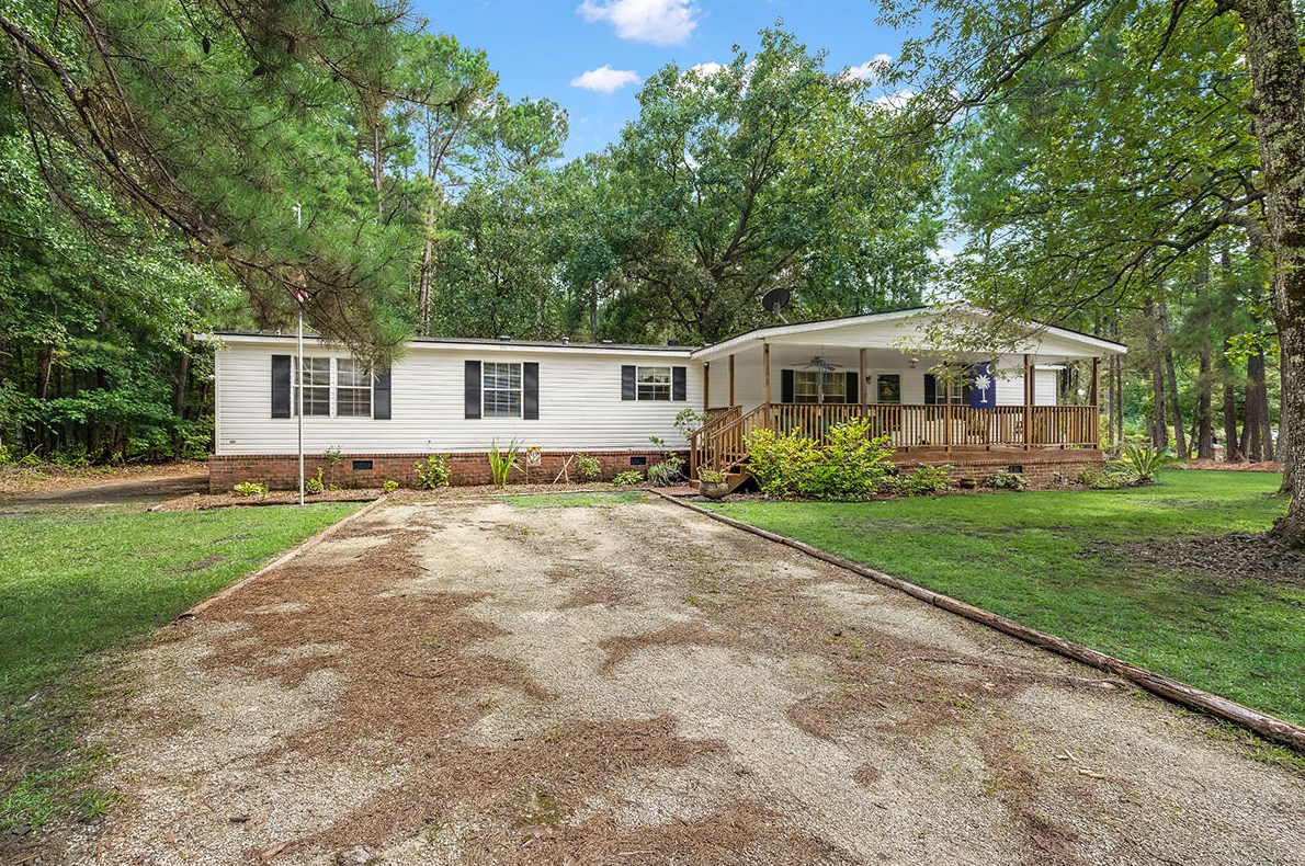 305 Scotch Range Rd, Summerville, SC 29483-9540