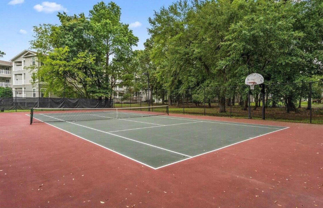 700 Daniel Ellis Dr, Charleston SC  12308-3034 exterior