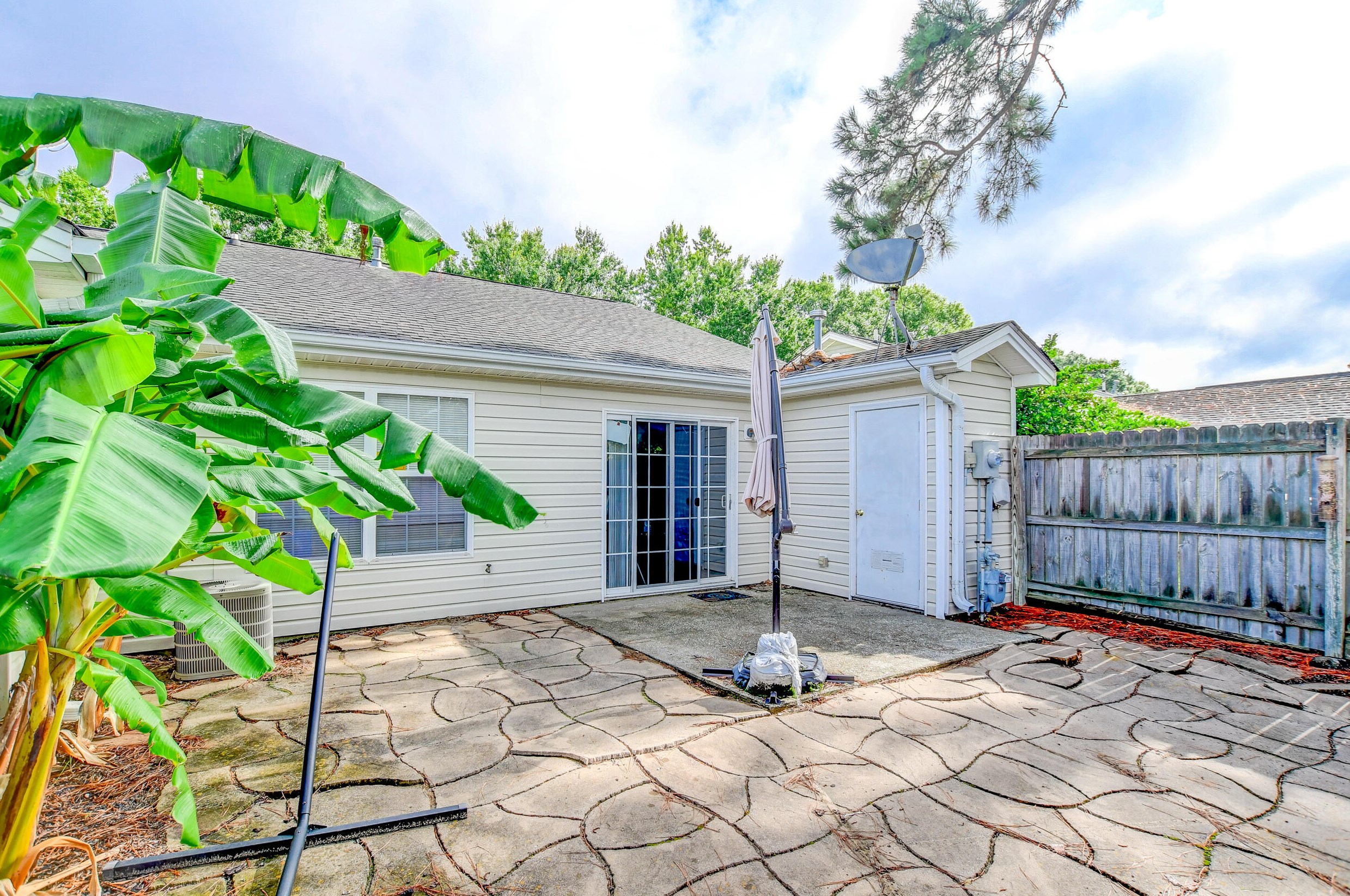1550 Blaze Ln, Charleston, SC 29412-8652