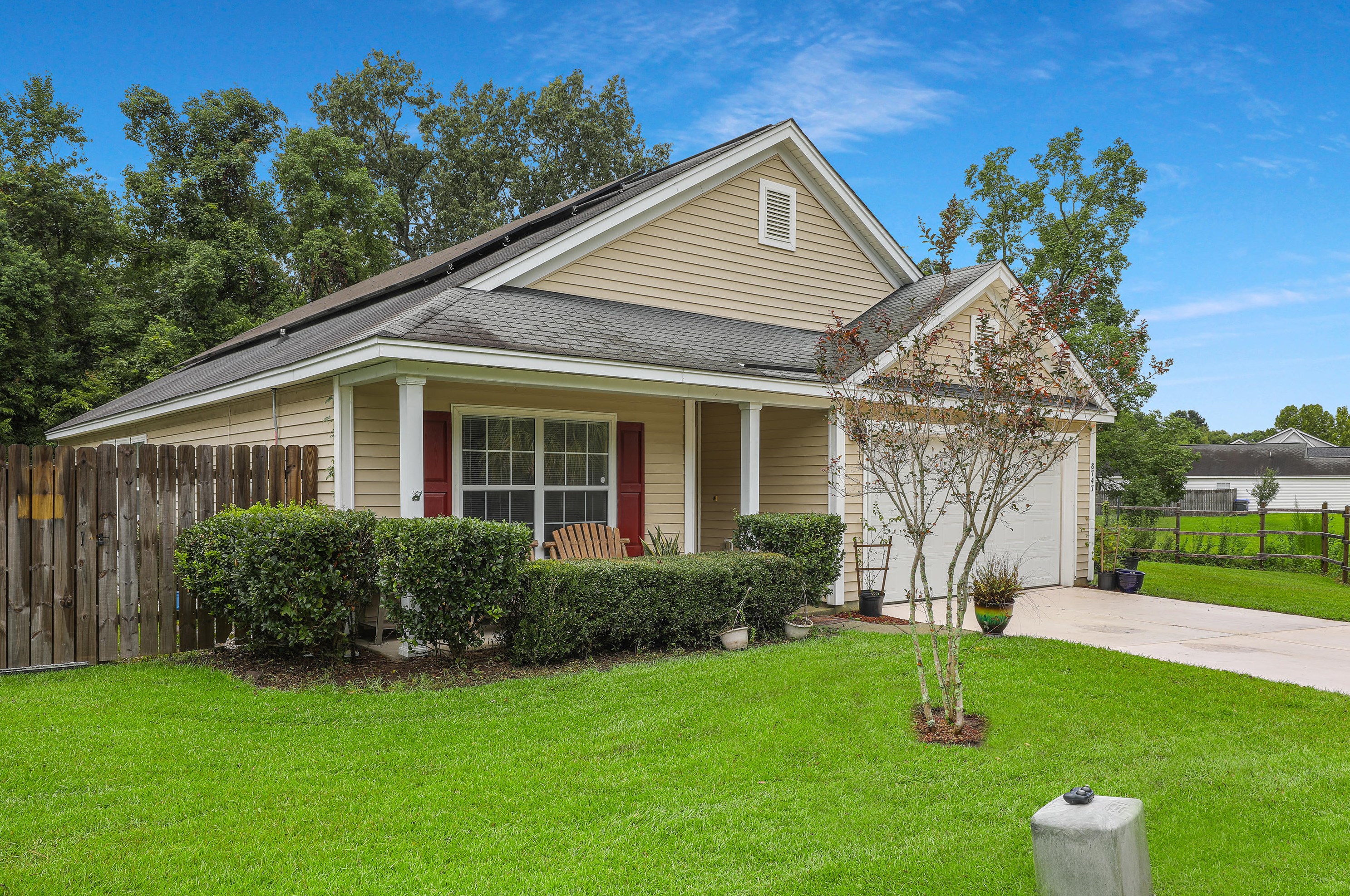 8747 Hayden Glenn Dr, Charleston, SC 29406-9813