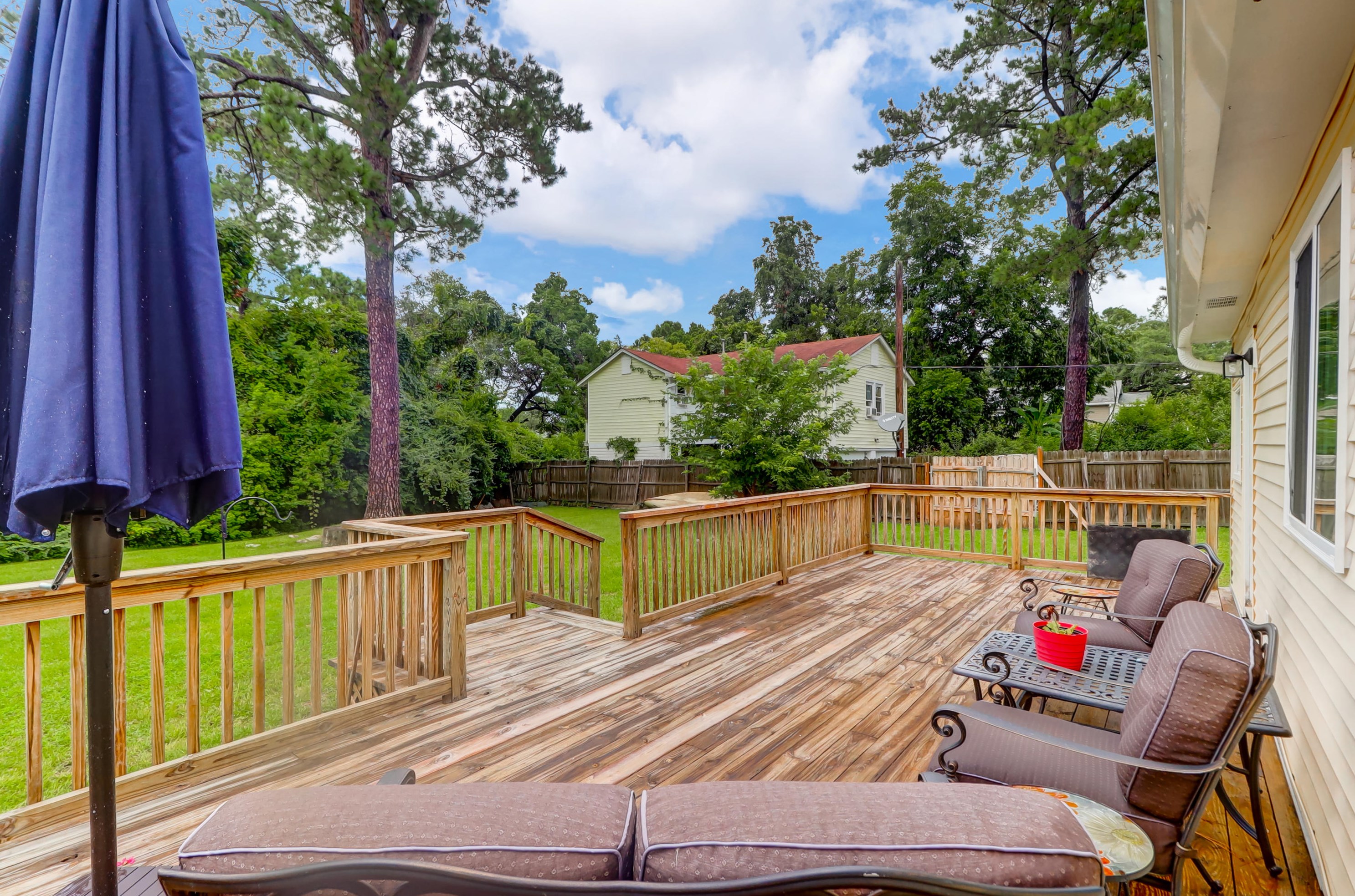 1556 Inland Ave, Charleston, SC 29412-3462