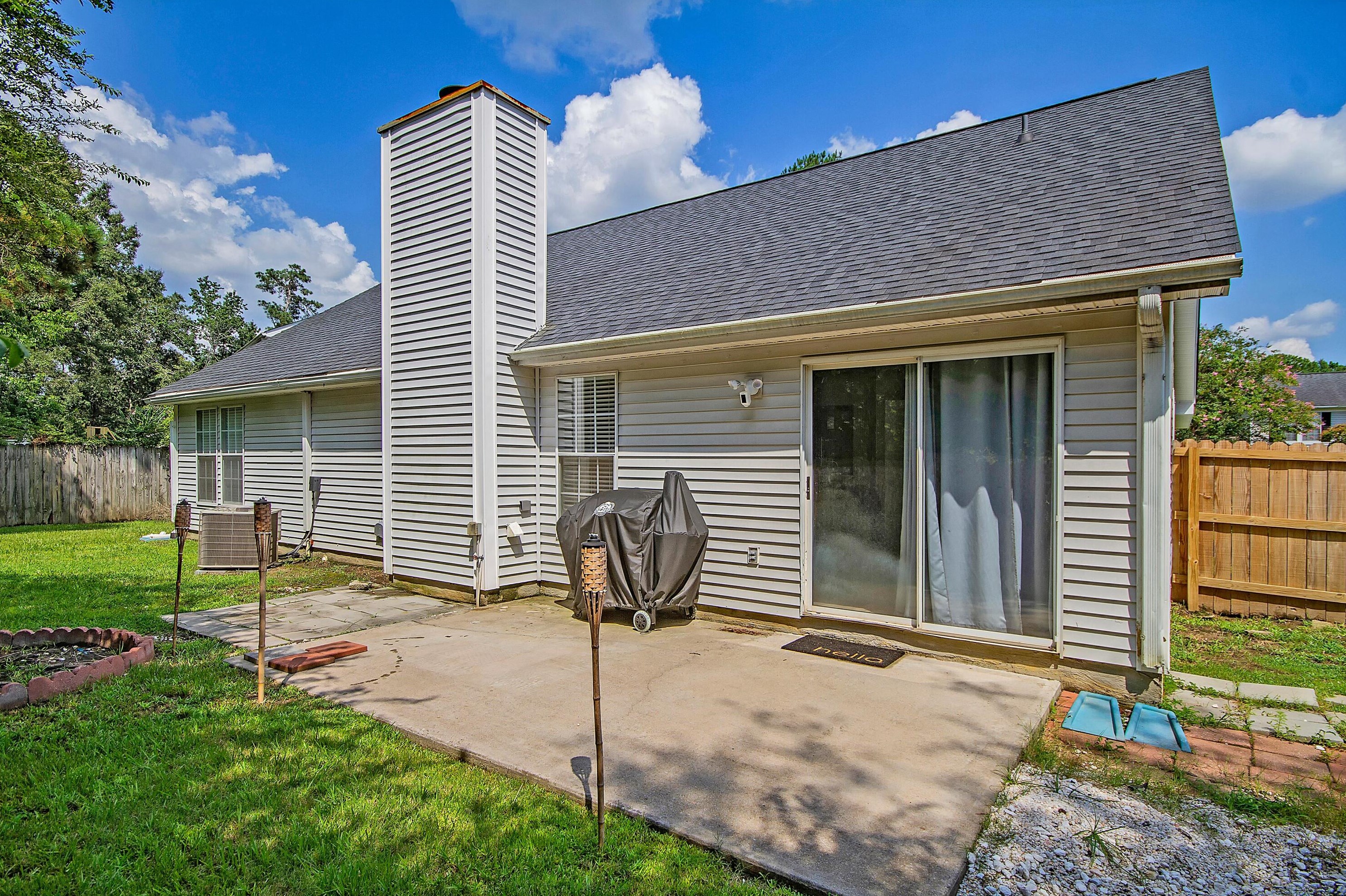 158 Danzid Dr, Summerville SC  29483-9283 exterior