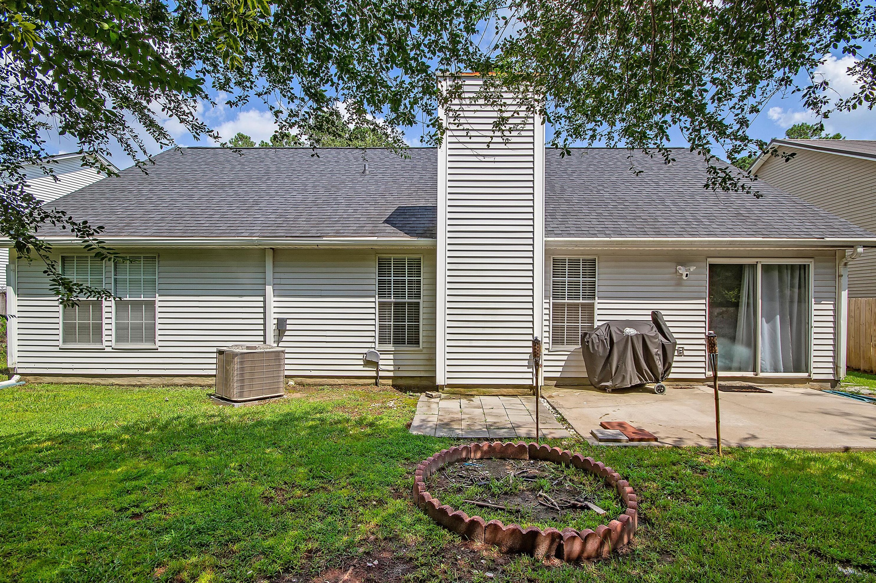 158 Danzid Dr, Summerville SC  29483-9283 exterior