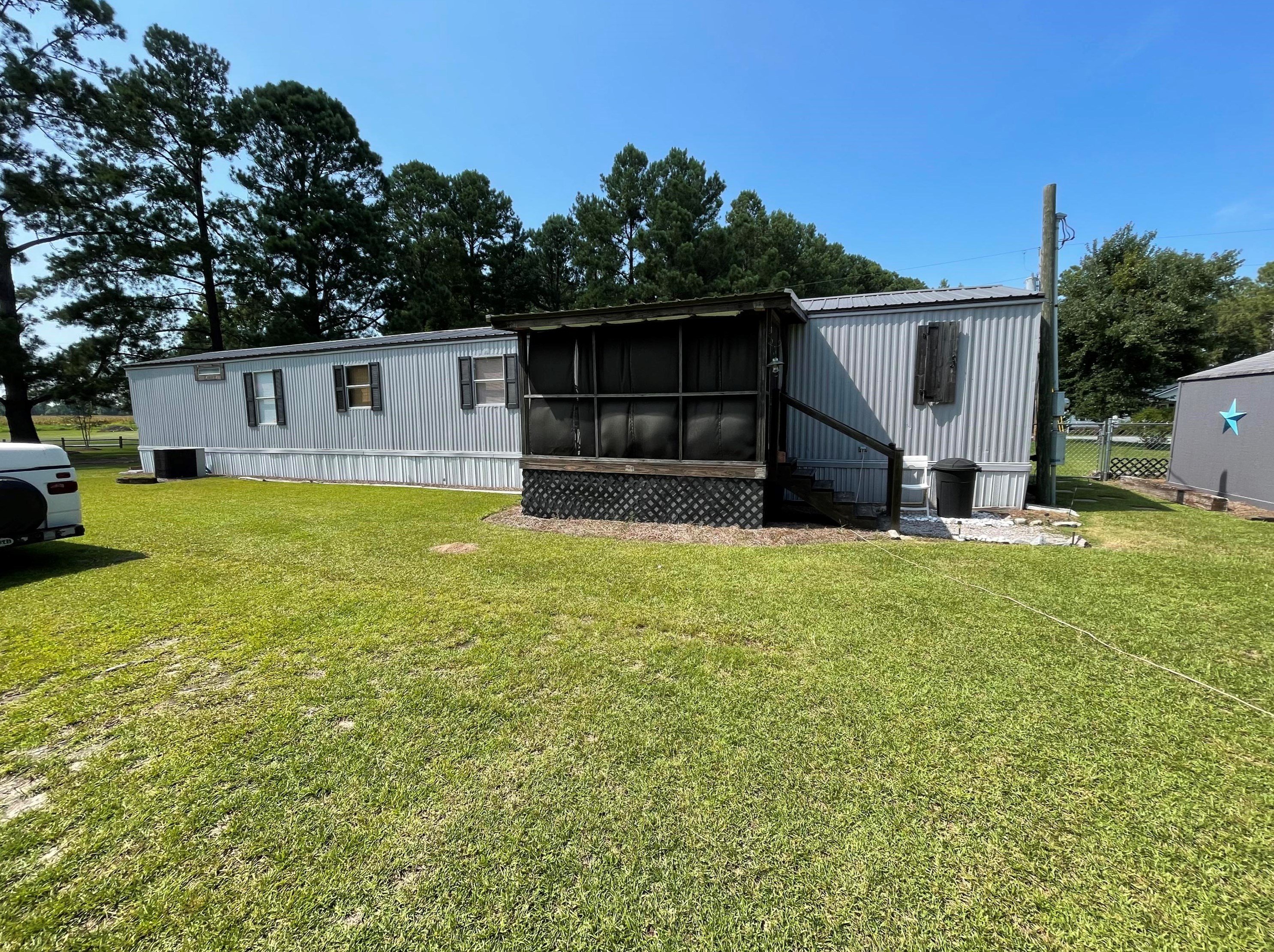 1143 Mabe Dr, St Paul, SC 29148