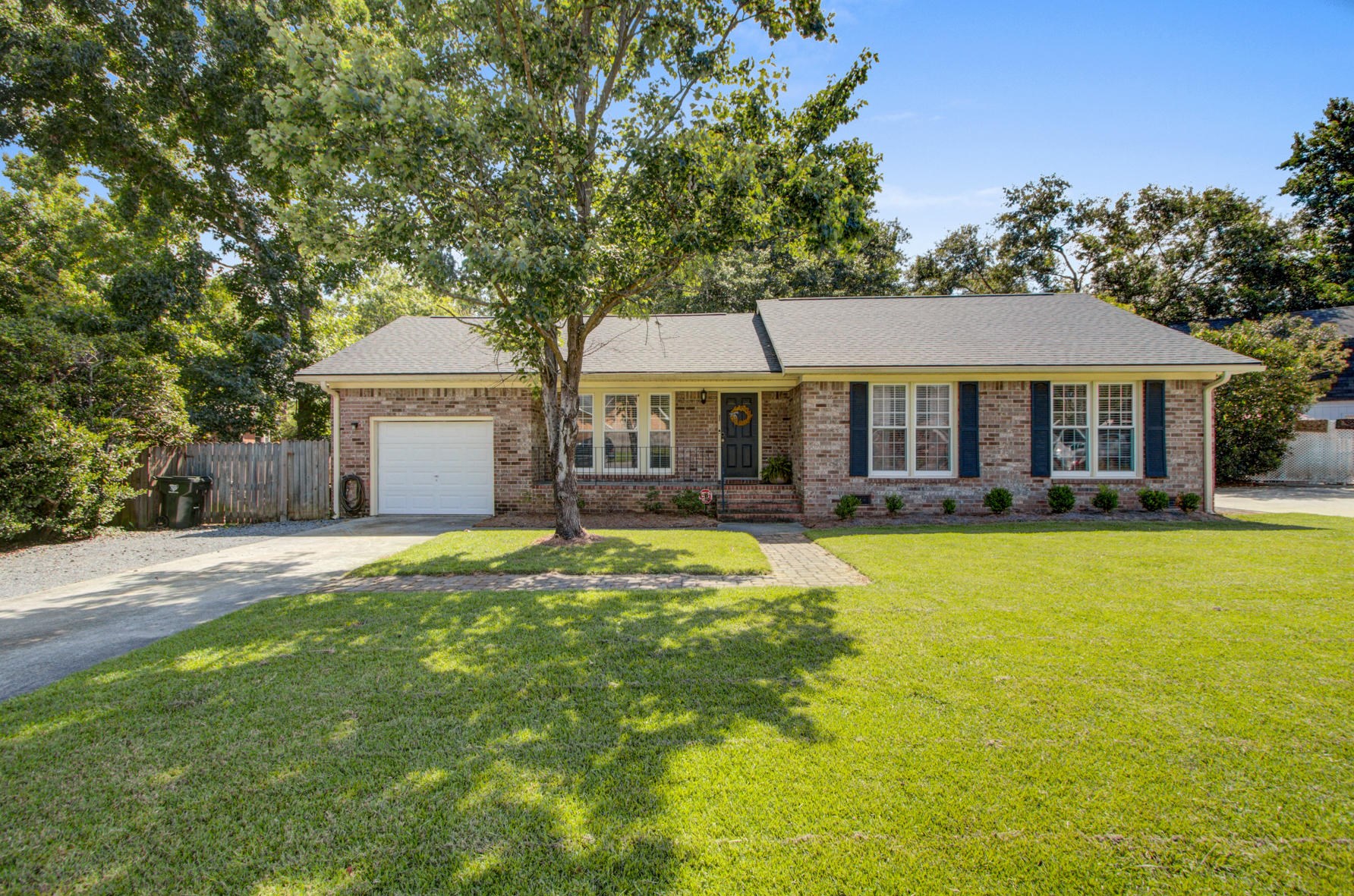 105 Barrett Cir, Charleston, SC 29445-4842