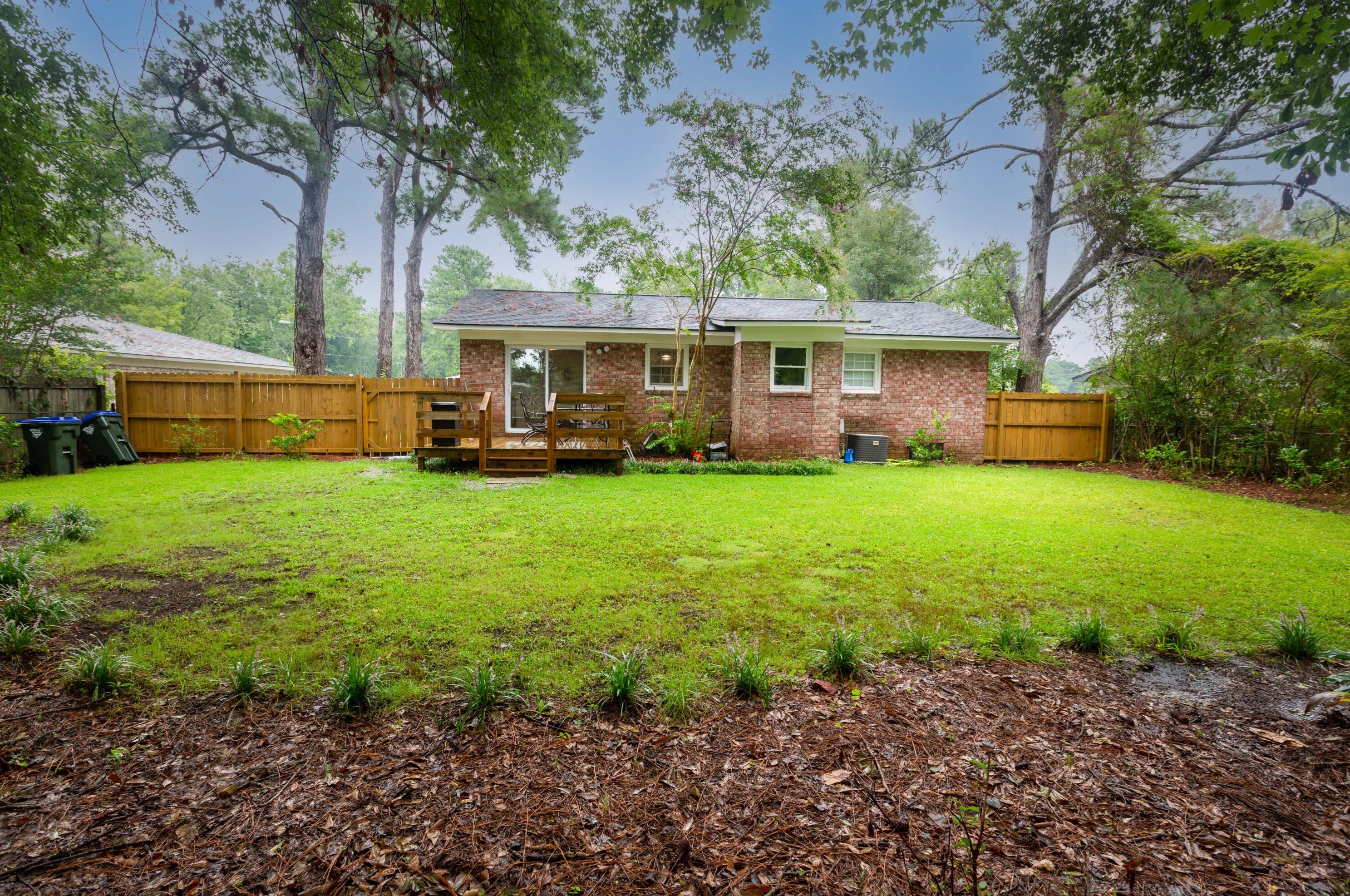 704 Tulip St, Summerville SC  29483-3953 exterior