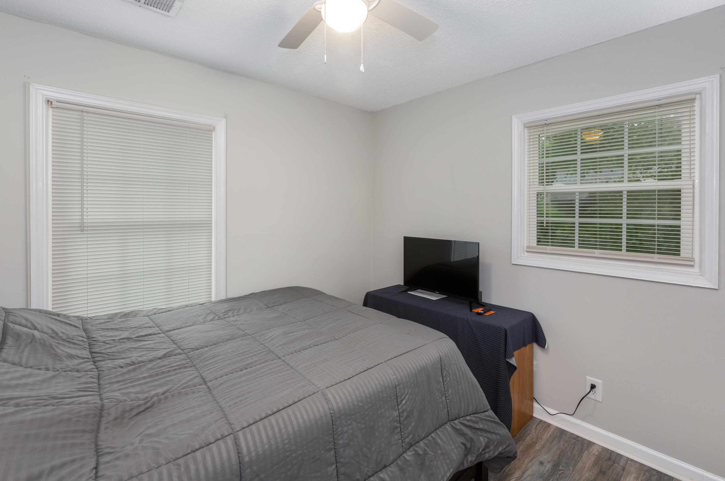 704 Tulip St, Summerville SC  29483-3953 exterior