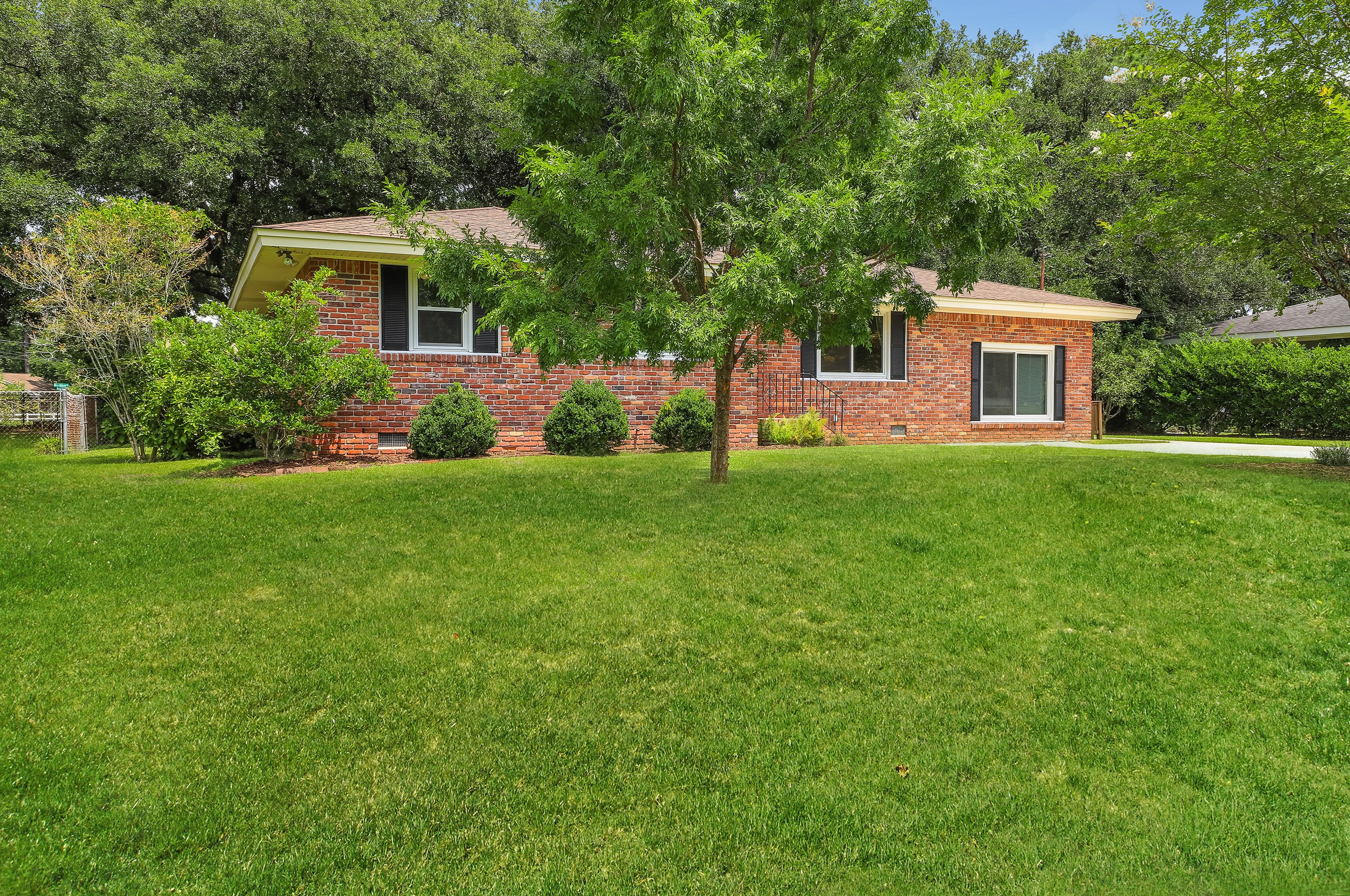 67 Boardman Rd, Charleston, SC 29407-3722
