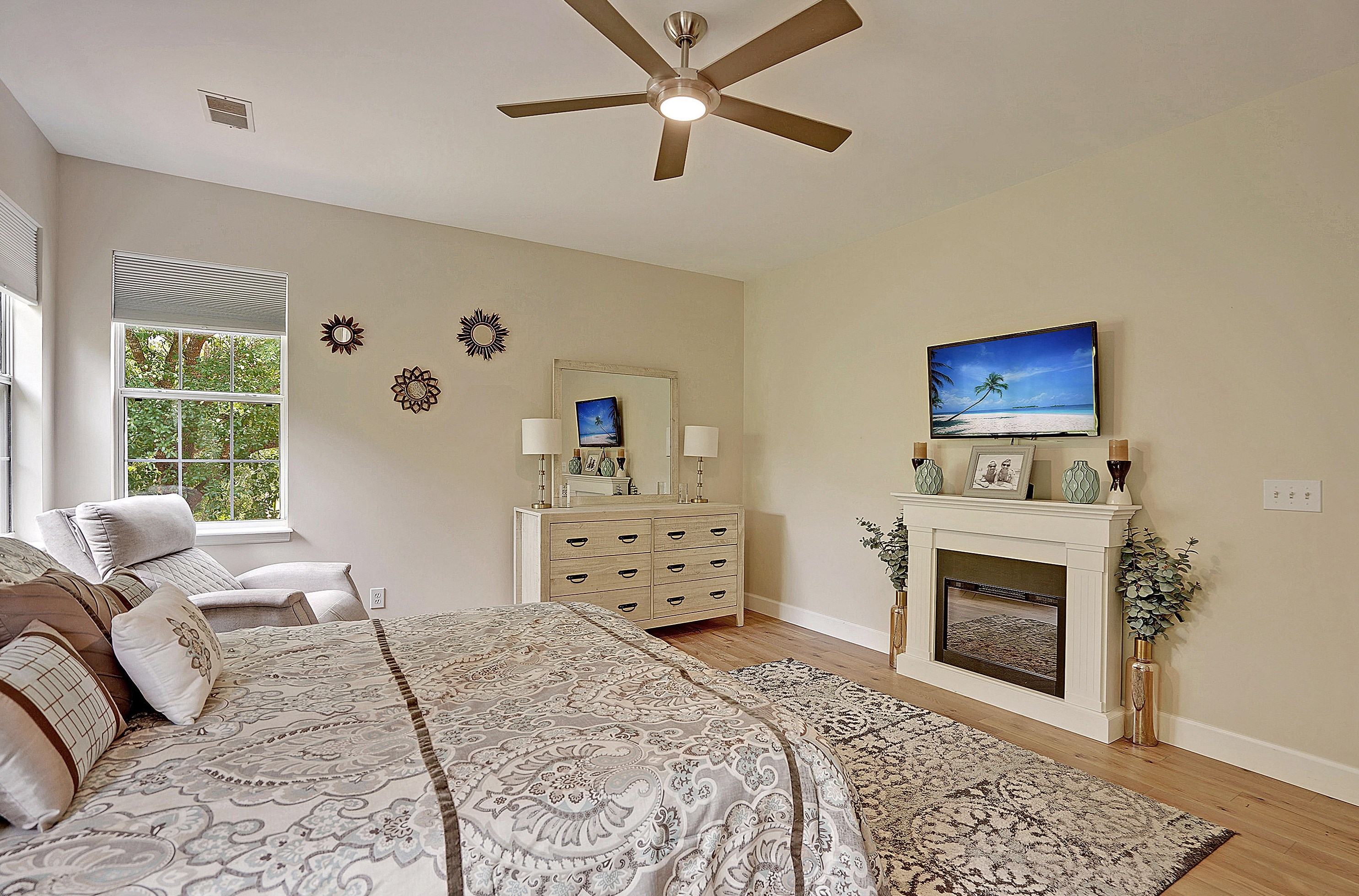 1869 Palmetto Isle Dr, Mount Pleasant SC  29466-8773 exterior