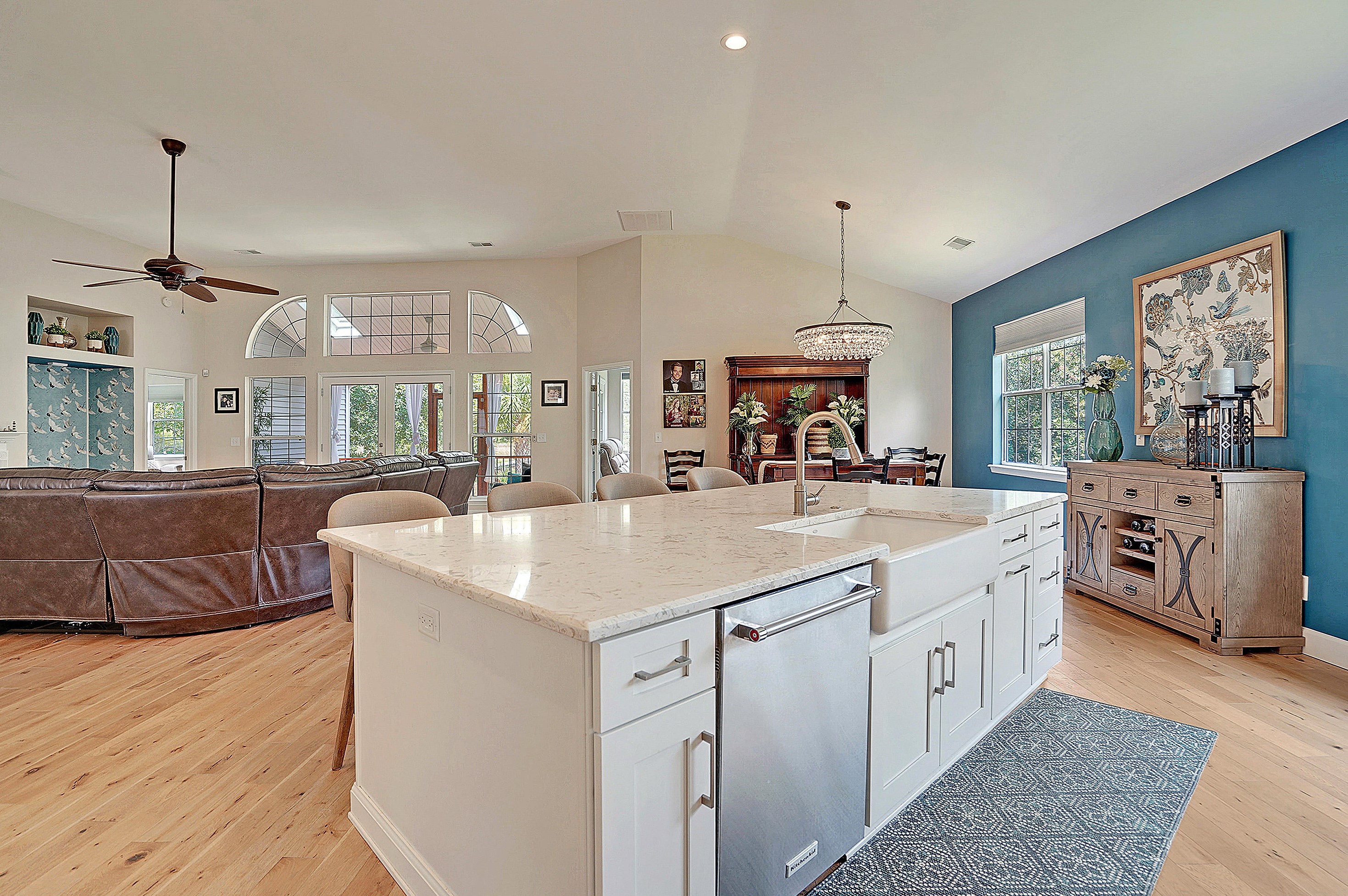 1869 Palmetto Isle Dr, Mount Pleasant SC  29466-8773 exterior