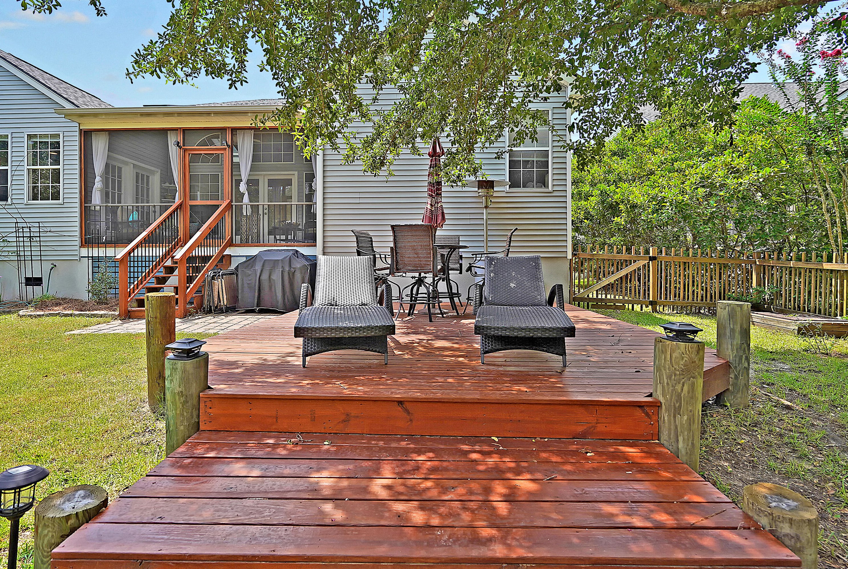 1869 Palmetto Isle Dr, Mount Pleasant SC  29466-8773 exterior