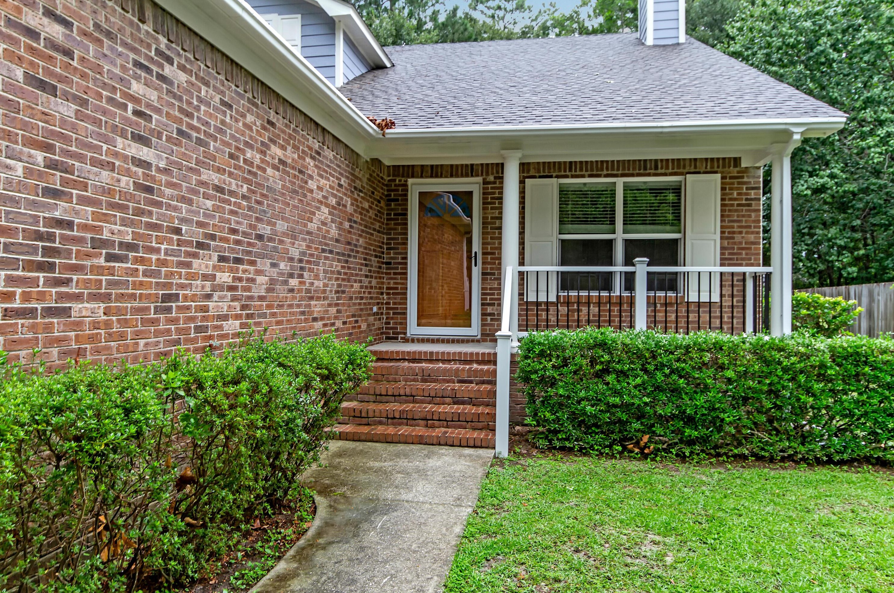 7856 Sabalridge Dr, Charleston, SC 29418-2230