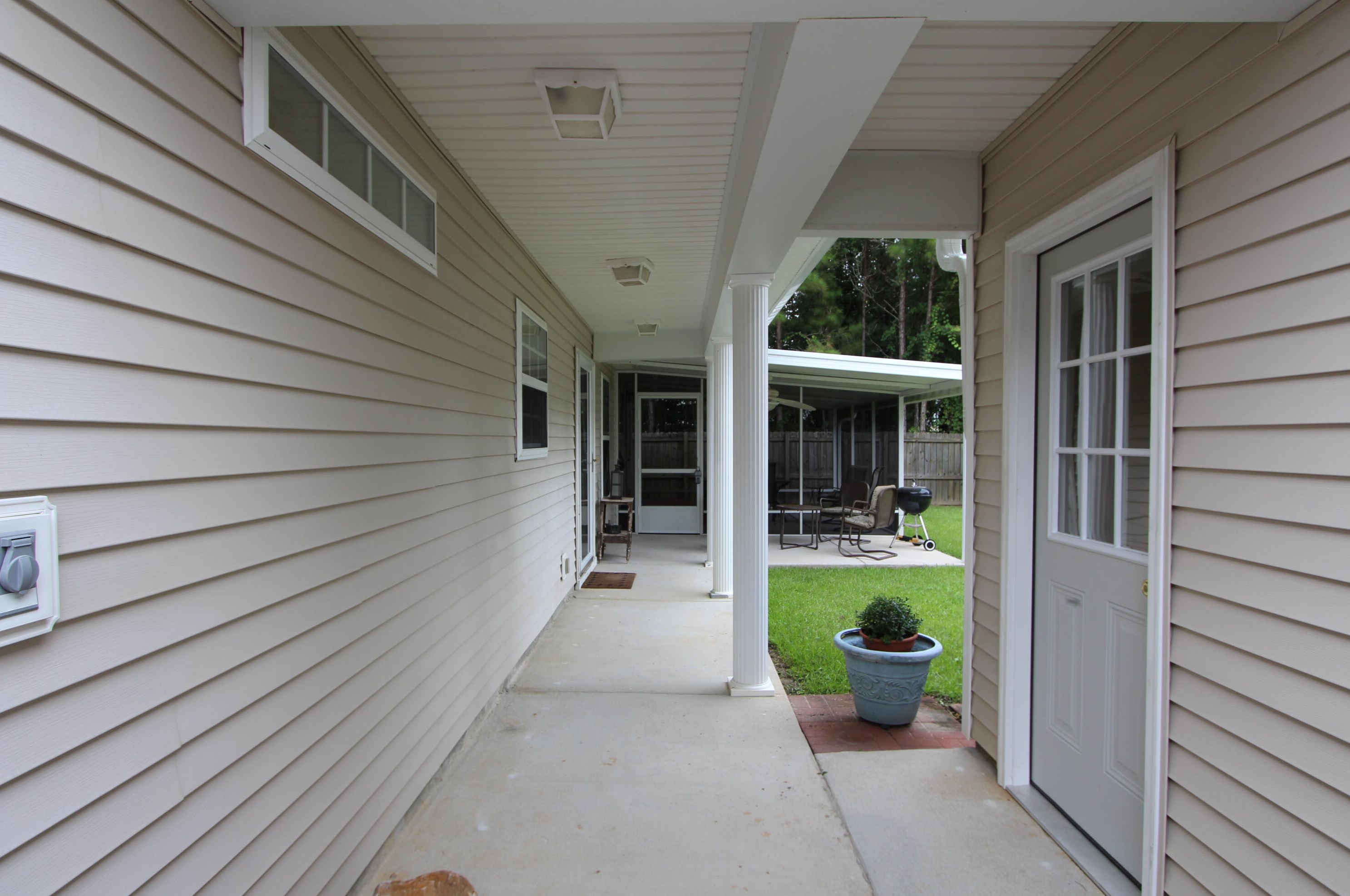 321 Seneca River Dr, Summerville, SC 29485-8948