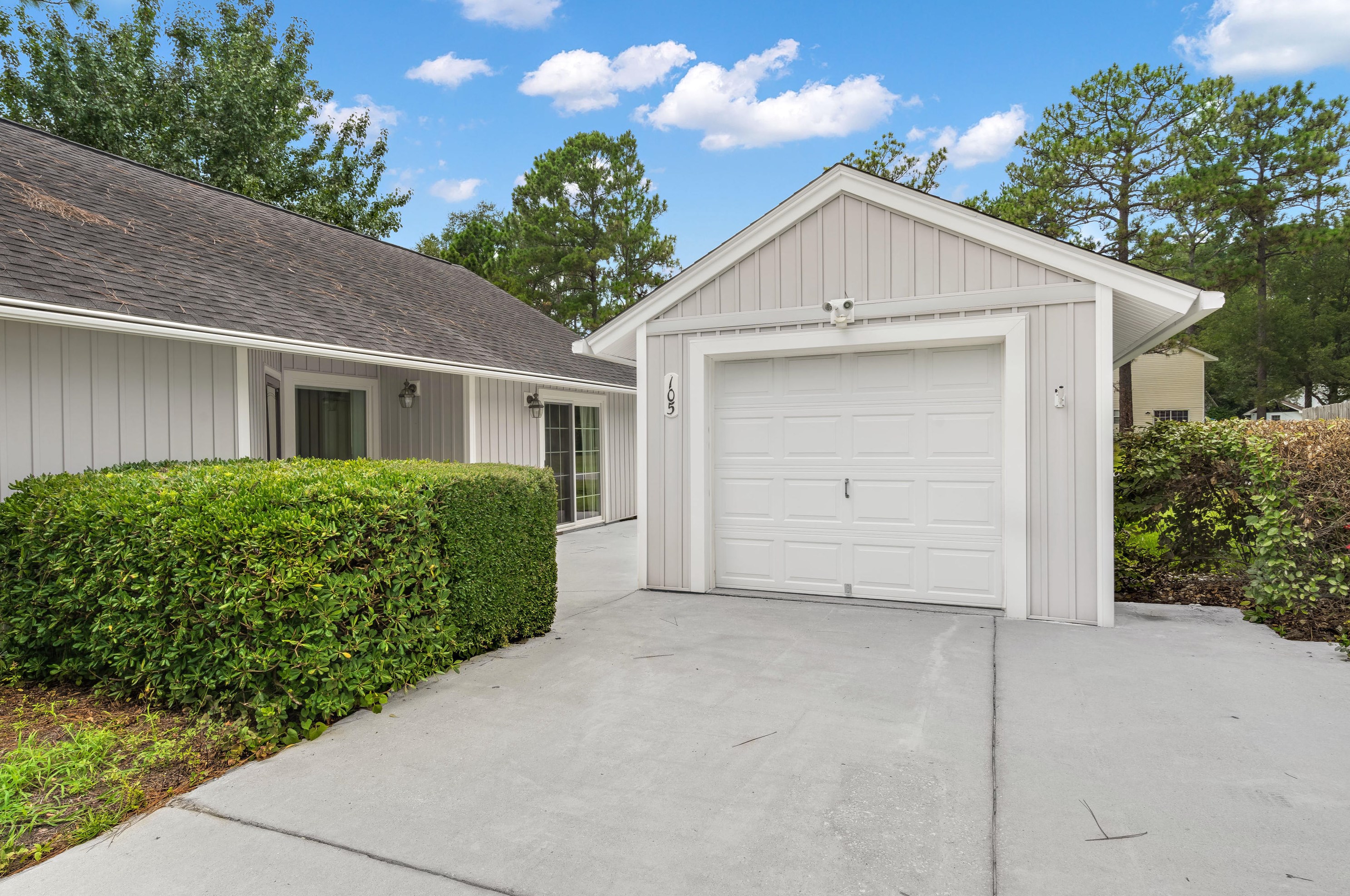 105 Photinia Ct, Summerville, SC 29483-1823