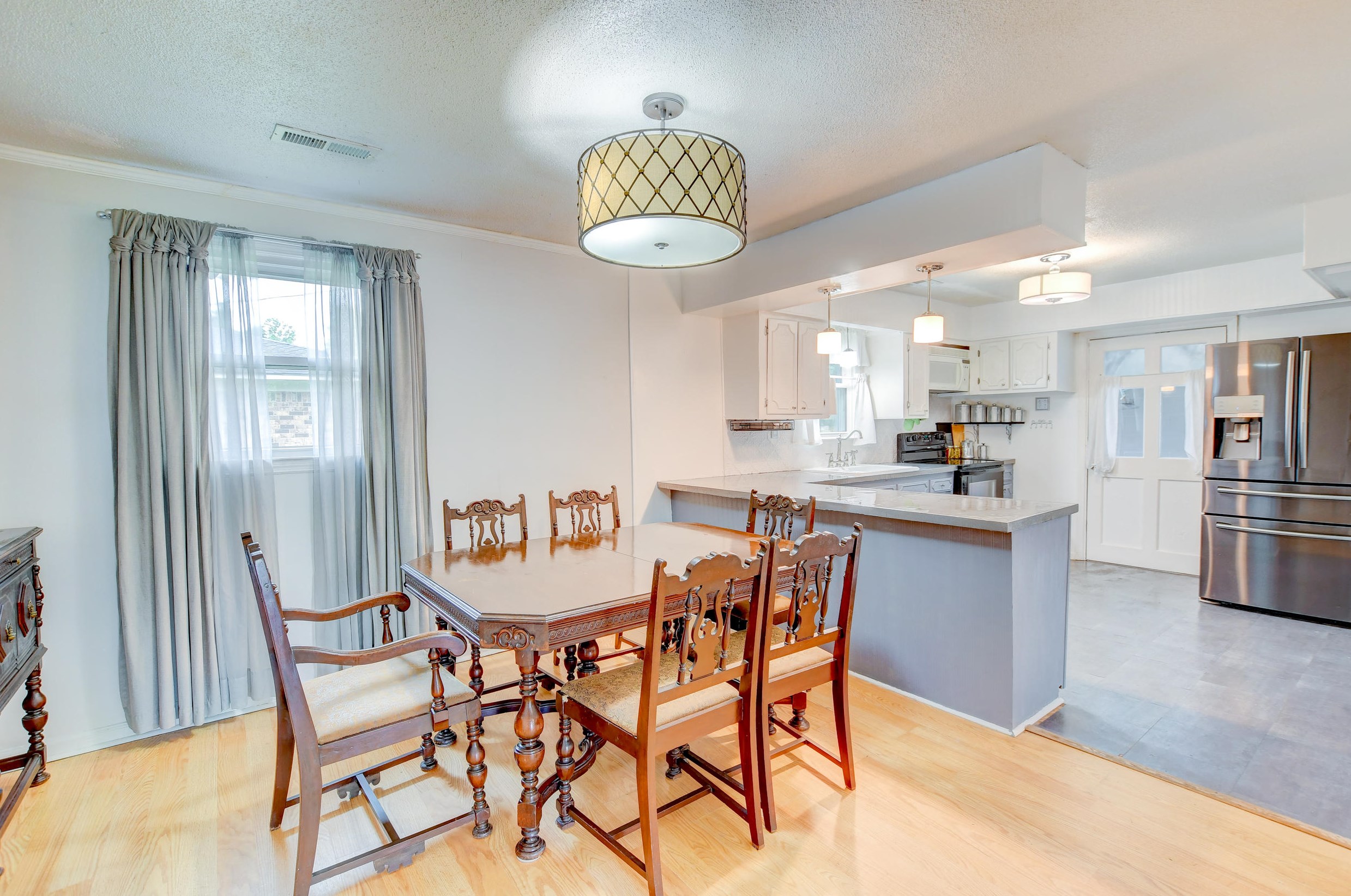 233 Live Oak Dr, Moncks Corner, SC 29461-3547