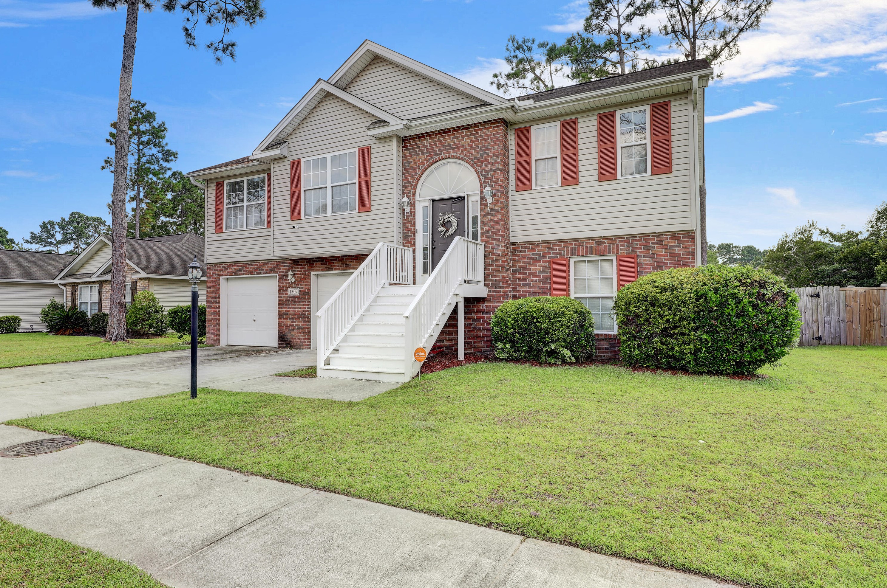 1307 Lantern Rd, Summerville, SC 29483-2087