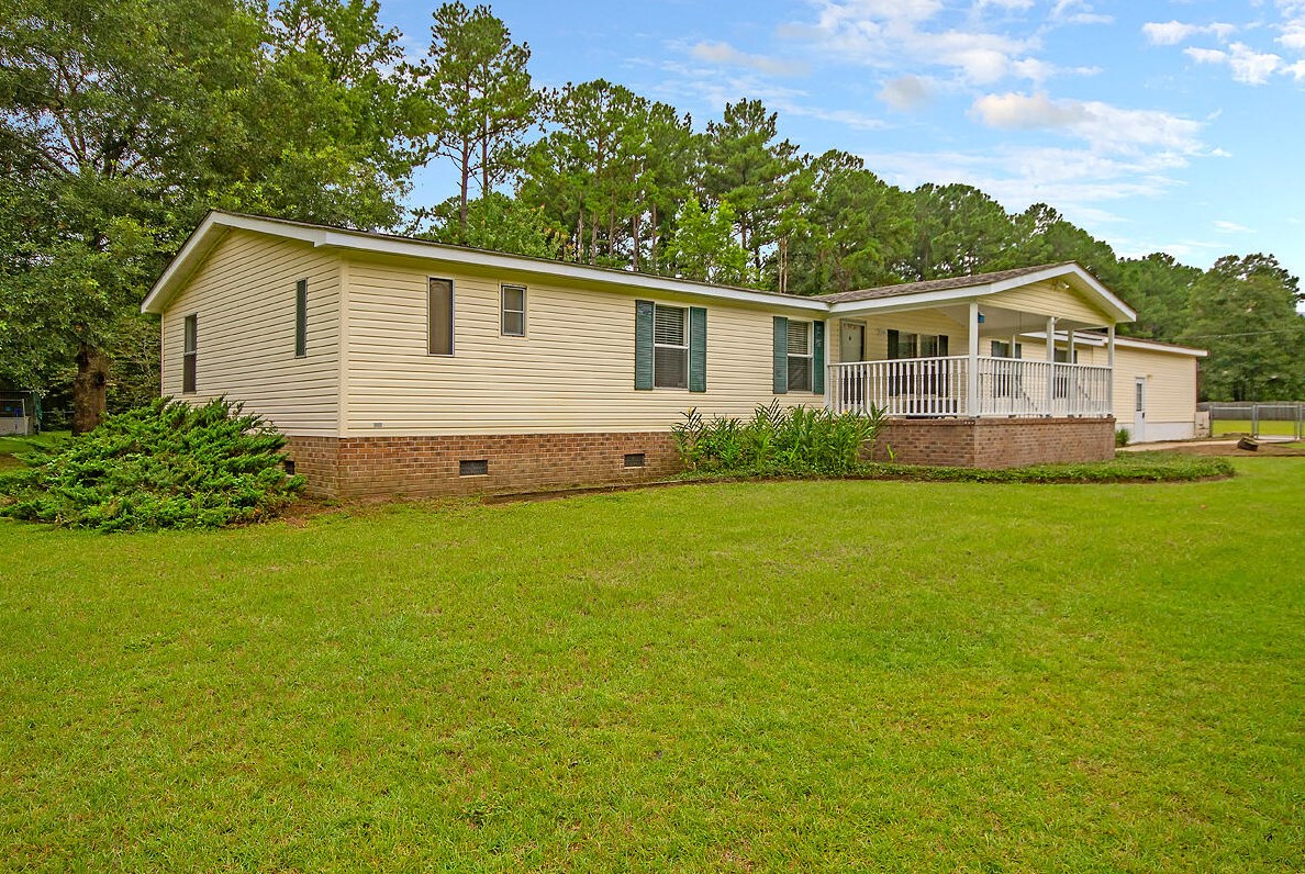 207 Catawba Hill Ct, Walterboro, SC 29488