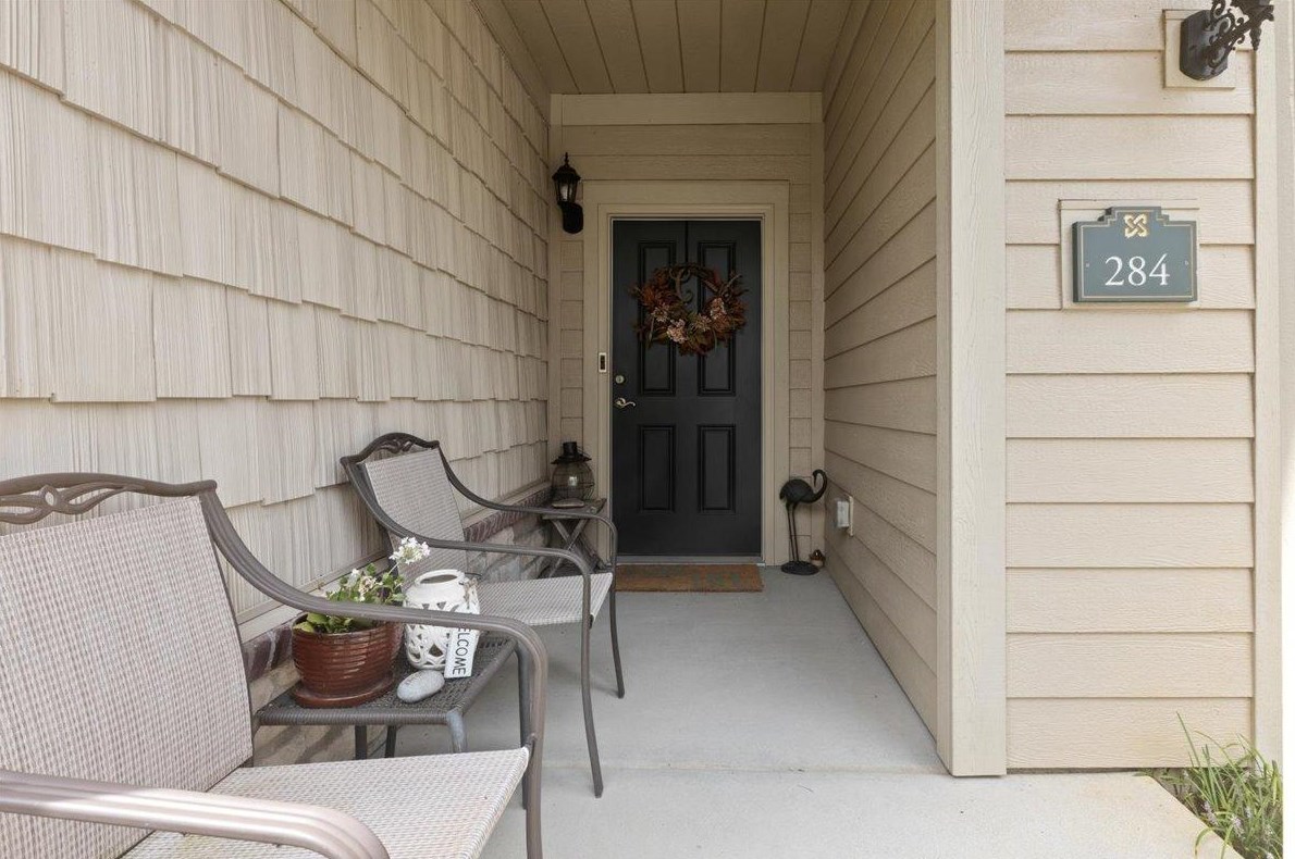 284 Village Stone Cir, Summerville, SC 29486-8195