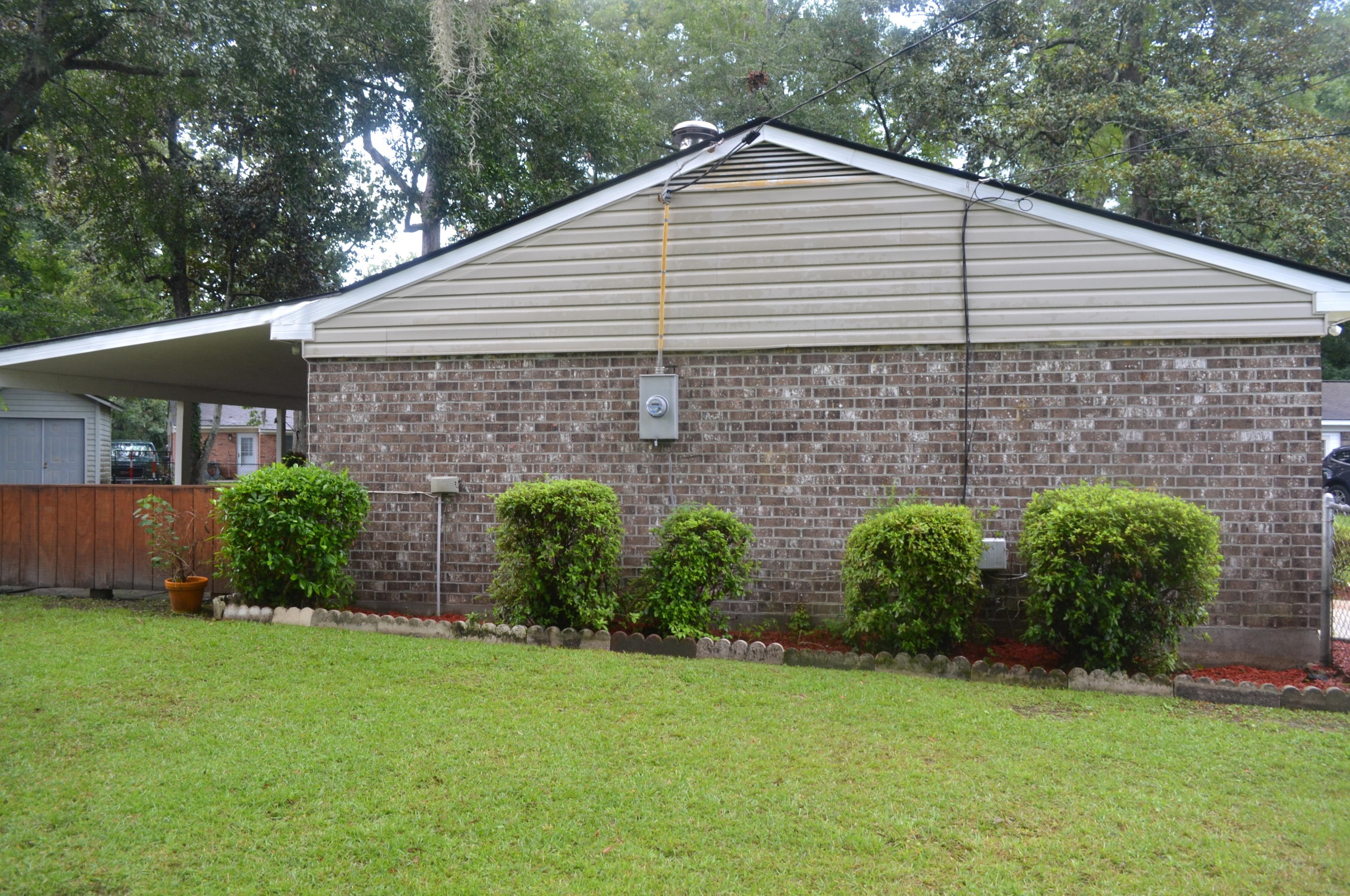 1992 Beechnut St, Charleston SC  29414-6023 exterior